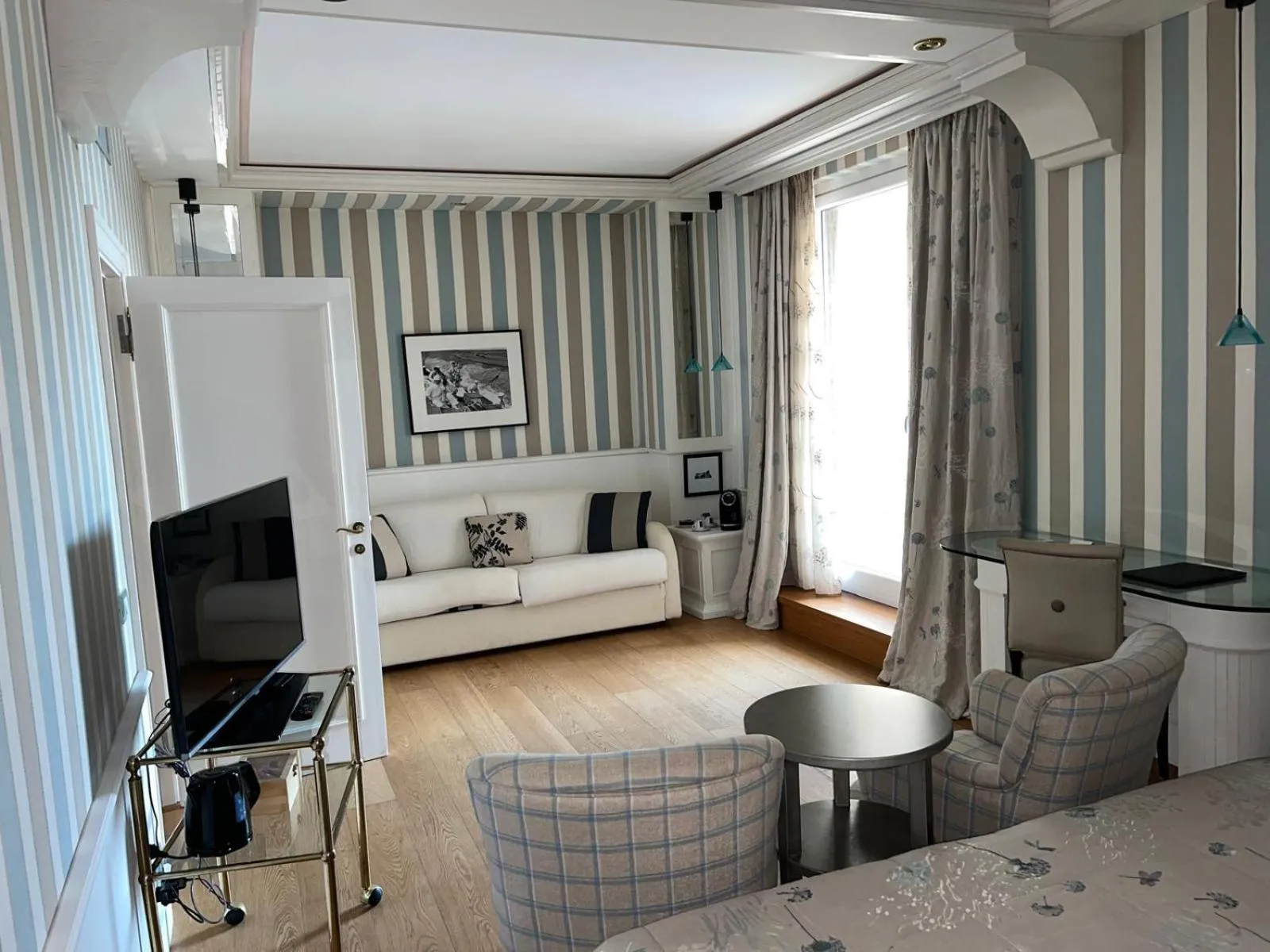 Living room, Bed in Cala del Porto Punta Ala - Preferred Hotels