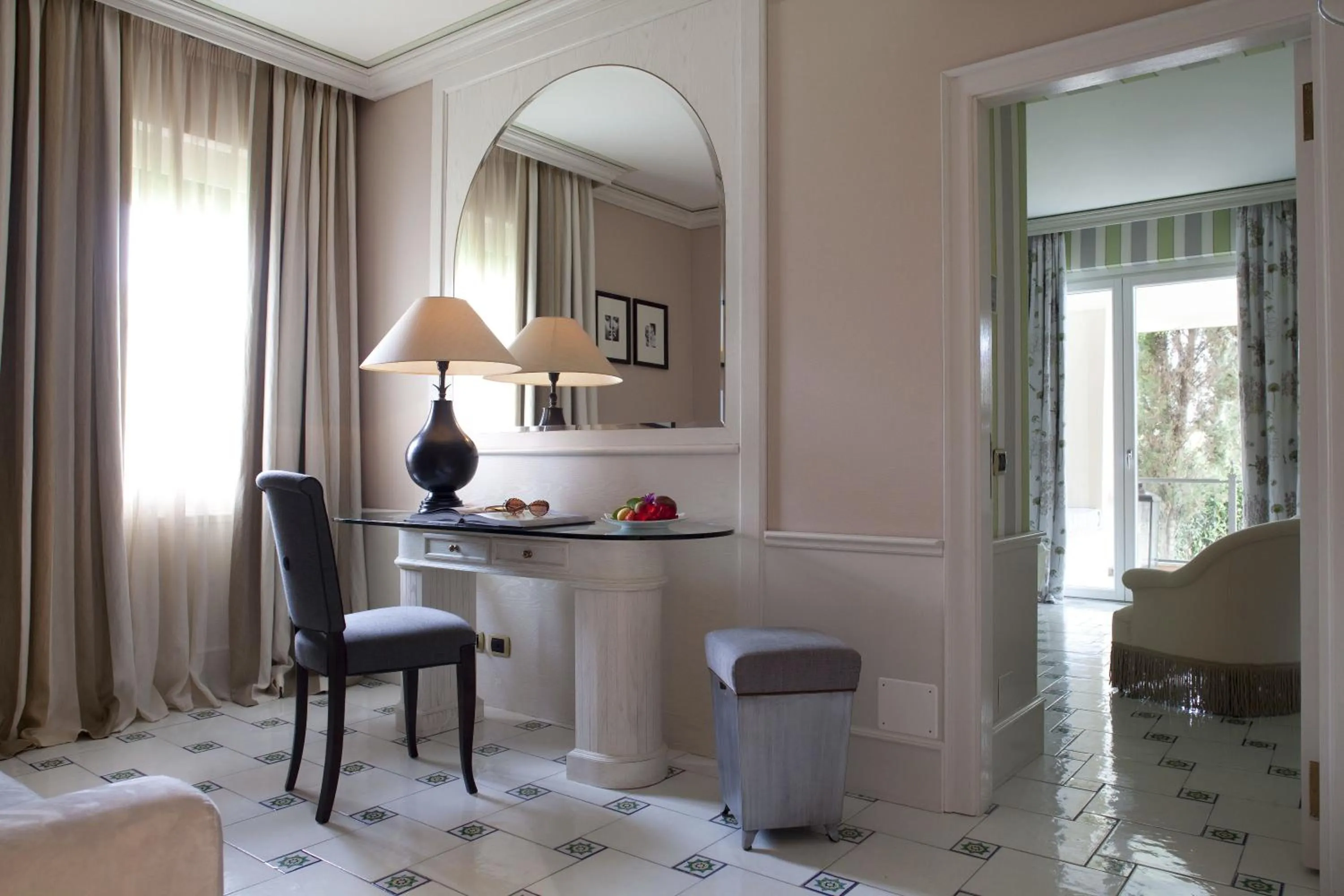 Seating area in Cala del Porto Punta Ala - Preferred Hotels