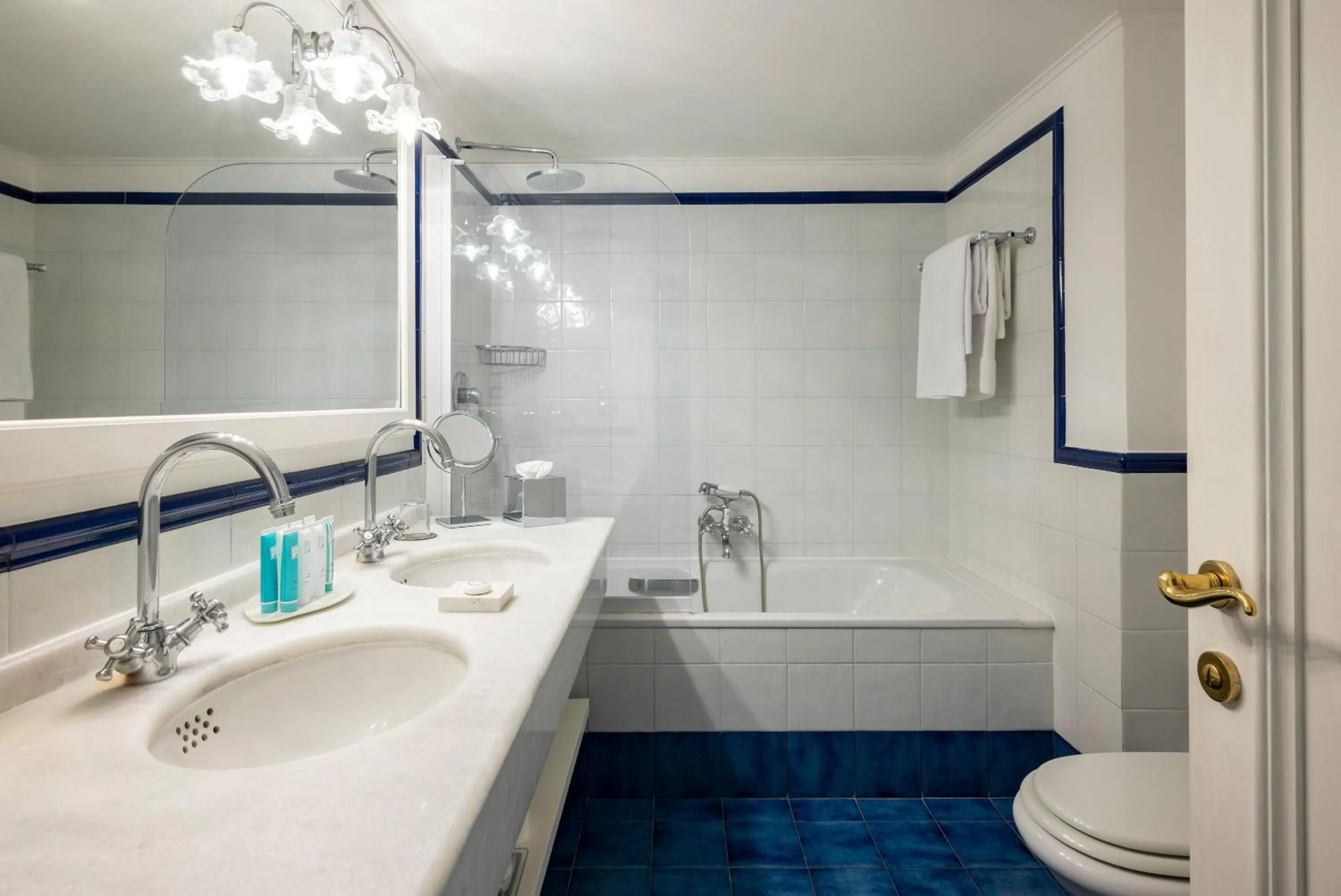 Bathroom in Cala del Porto Punta Ala - Preferred Hotels