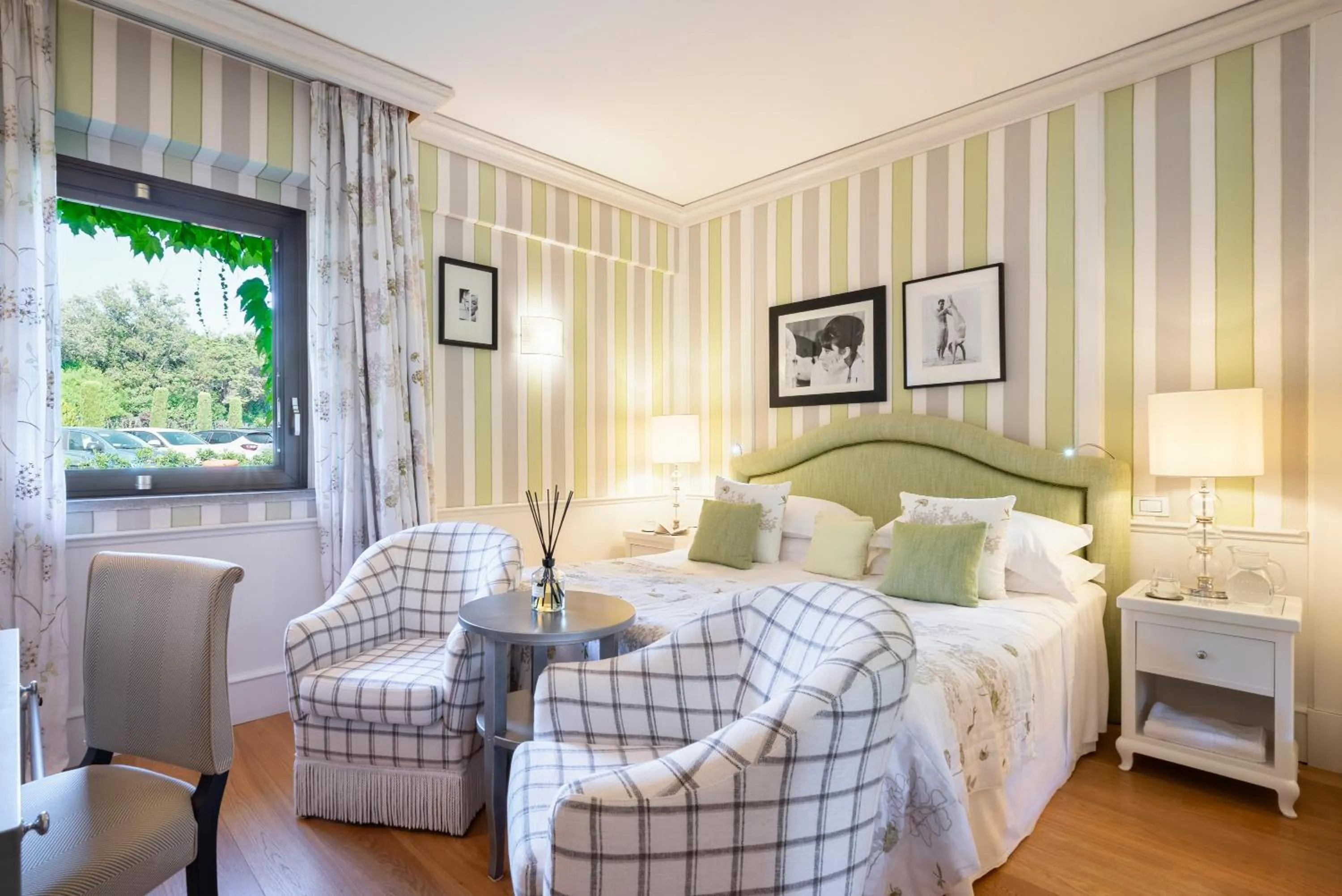 Photo of the whole room, Bed in Cala del Porto Punta Ala - Preferred Hotels