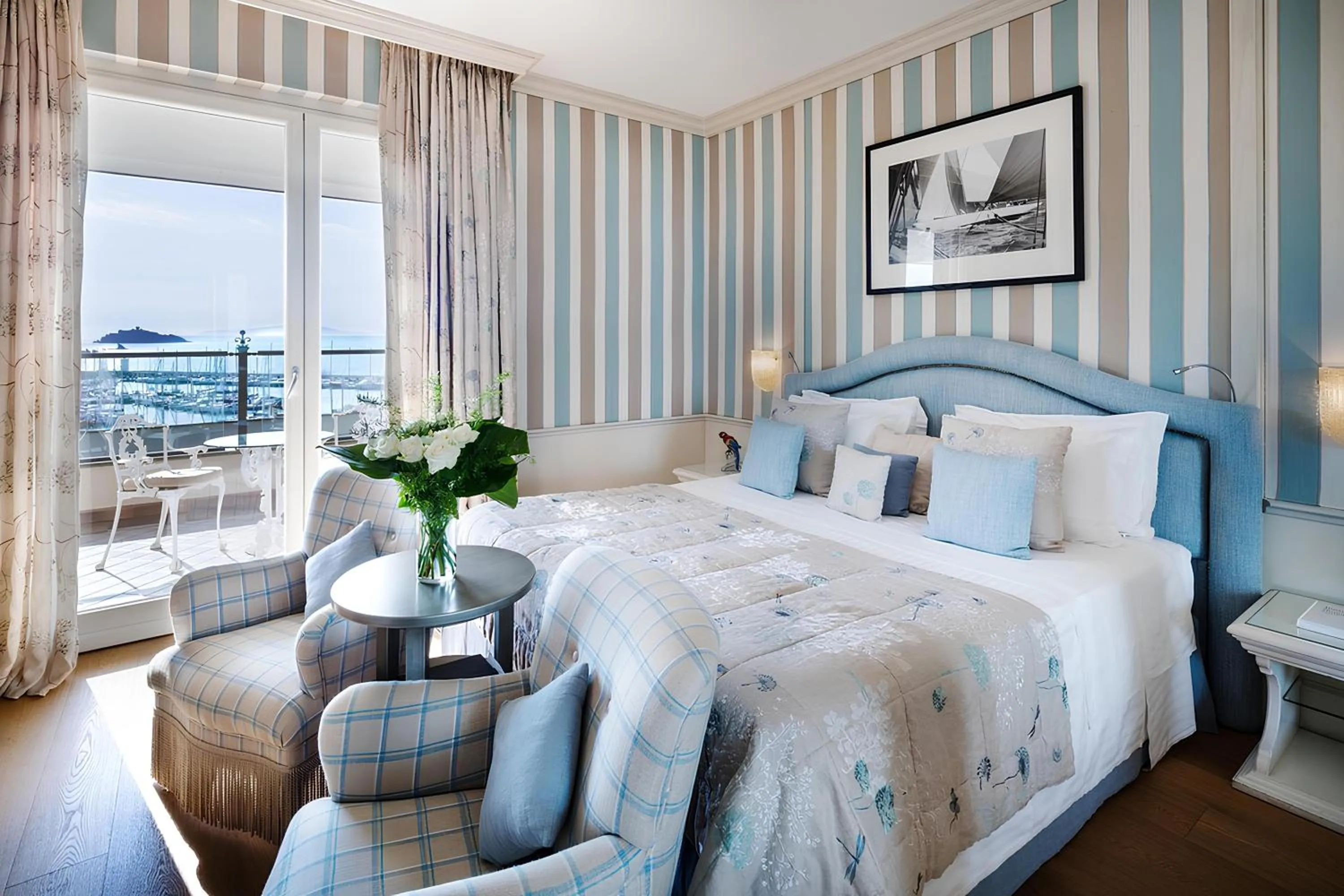 Photo of the whole room, Bed in Cala del Porto Punta Ala - Preferred Hotels