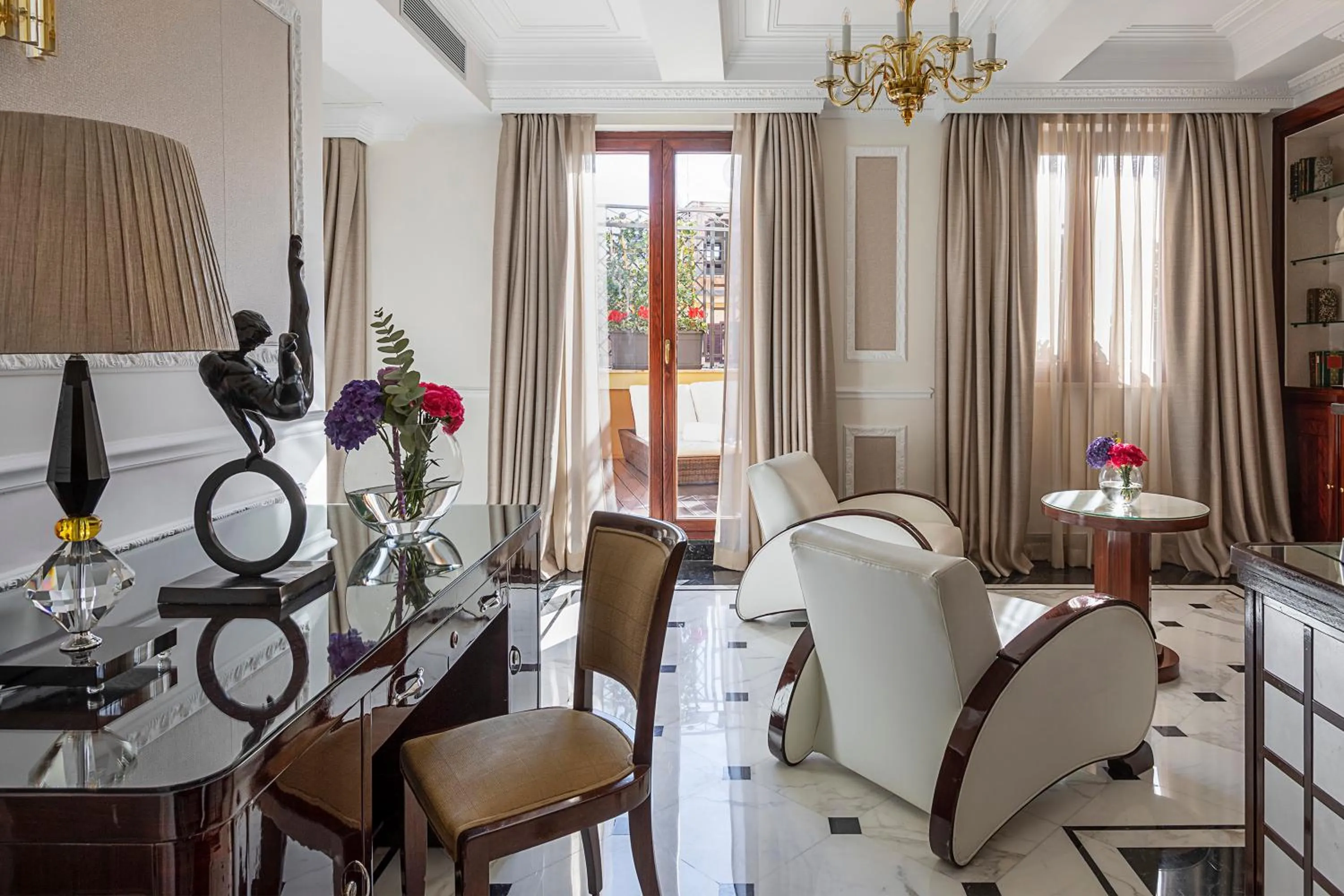 Living room in Baglioni Hotel Regina - The Leading Hotels of the World