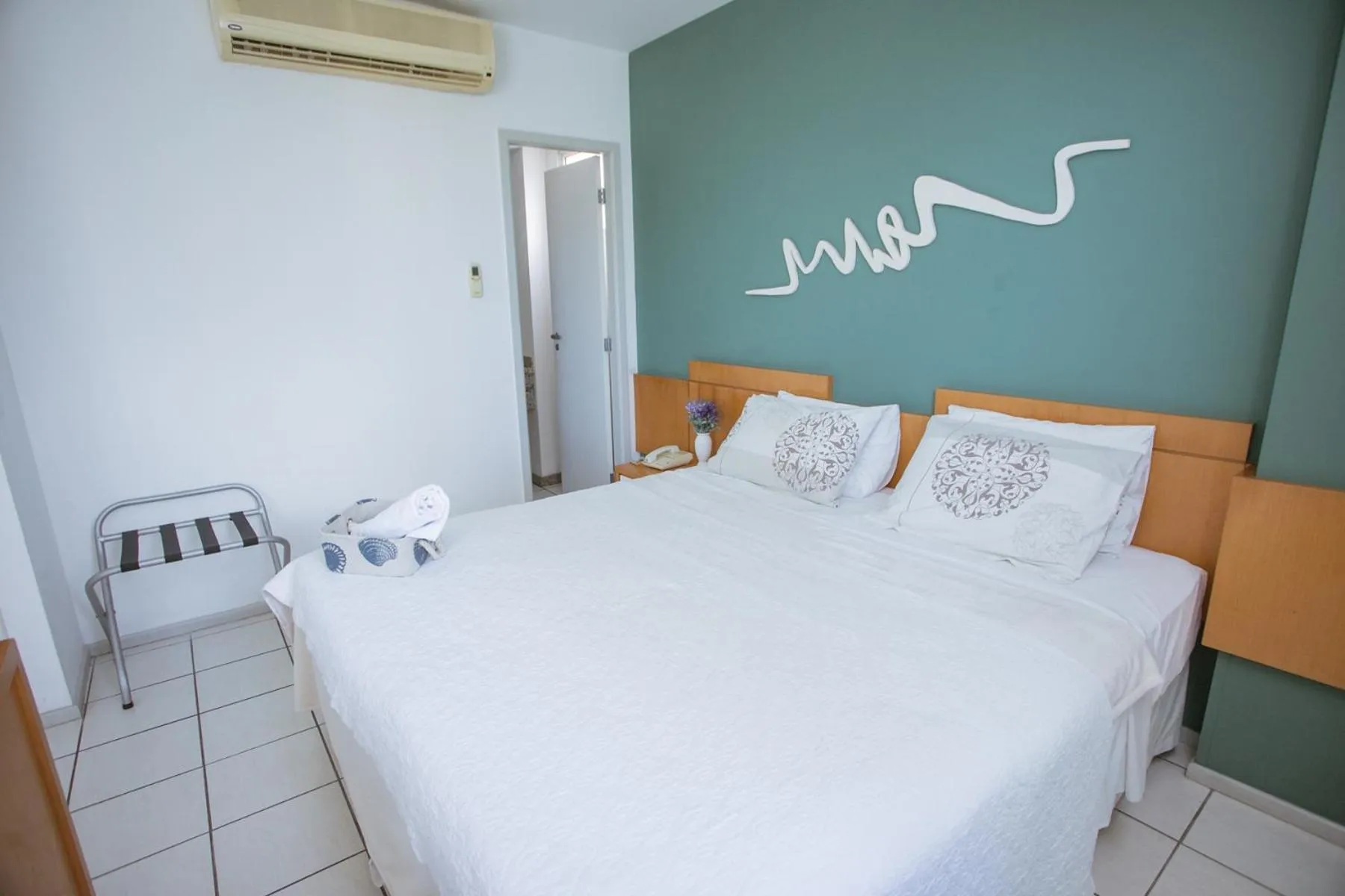 Bed in Praia do Canto Apart Hotel