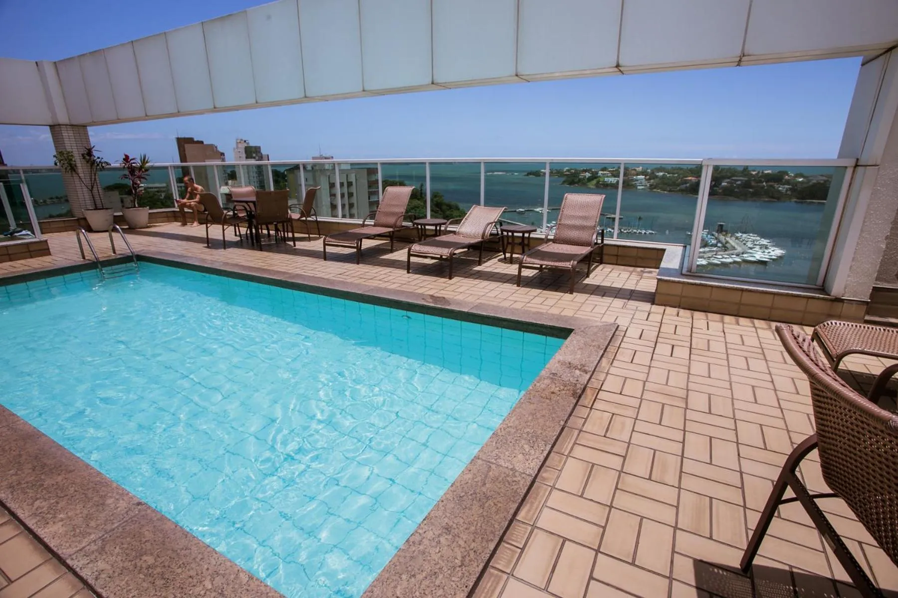 Praia do Canto Apart Hotel