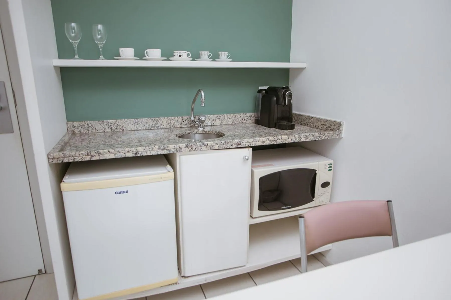 Praia do Canto Apart Hotel