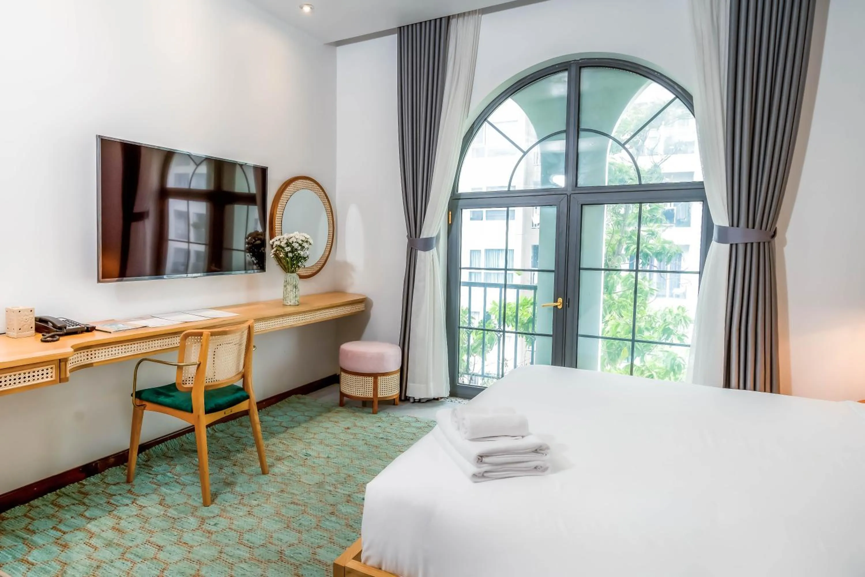 TV and multimedia in FREE AIRPORT - MISAKI Hotel by SAZI