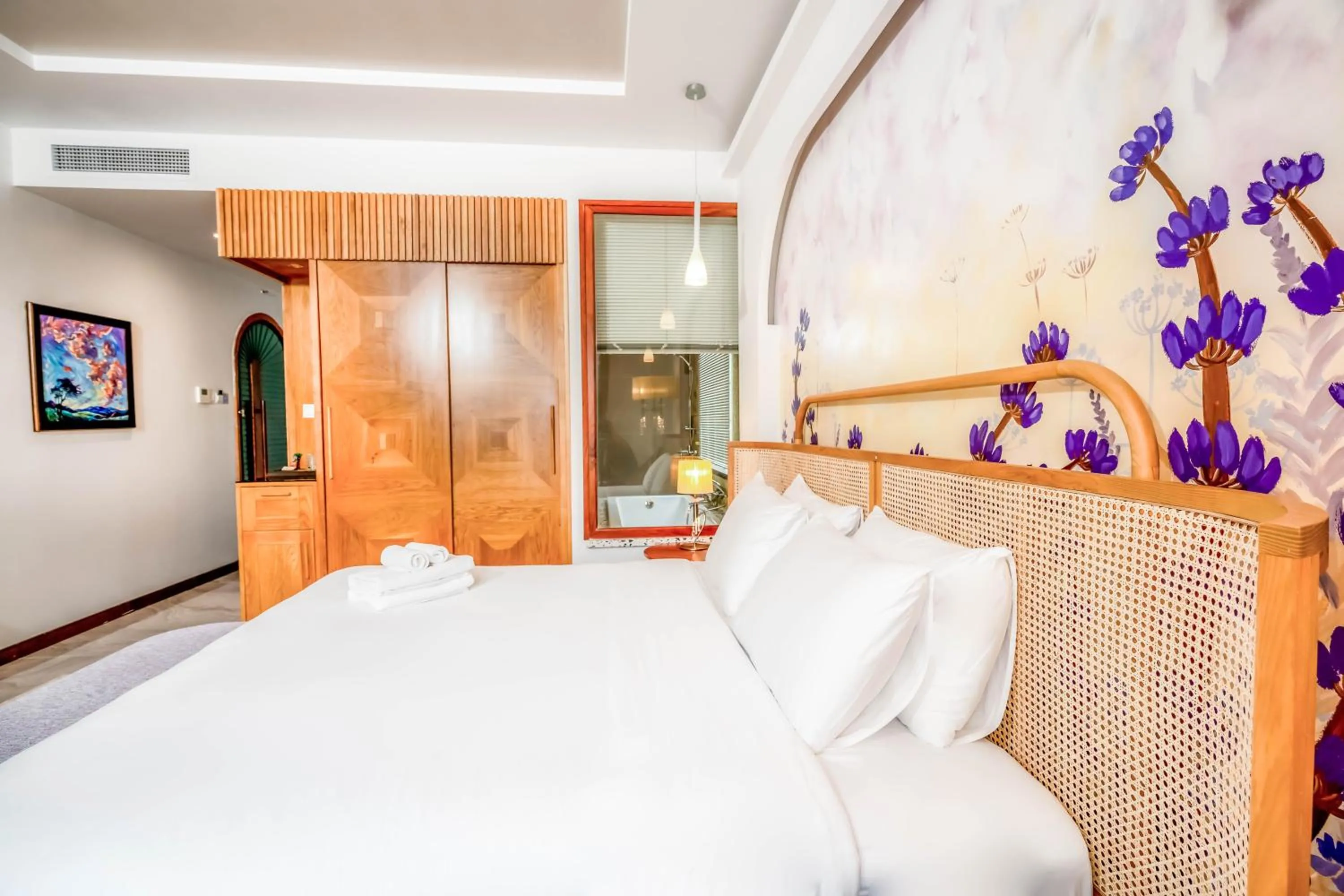 Bed in FREE AIRPORT - MISAKI Hotel by SAZI