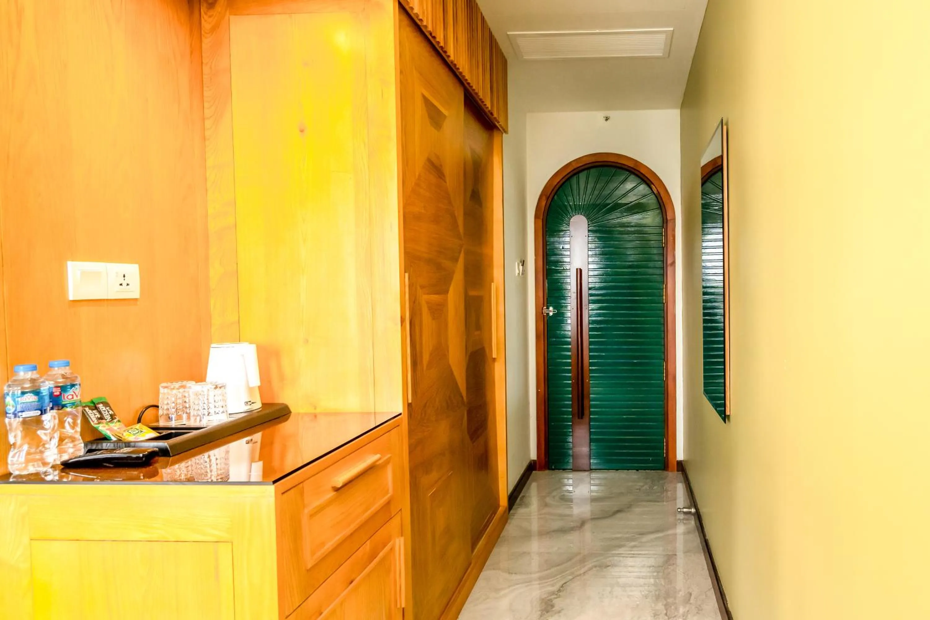 wardrobe in FREE AIRPORT - MISAKI Hotel by SAZI