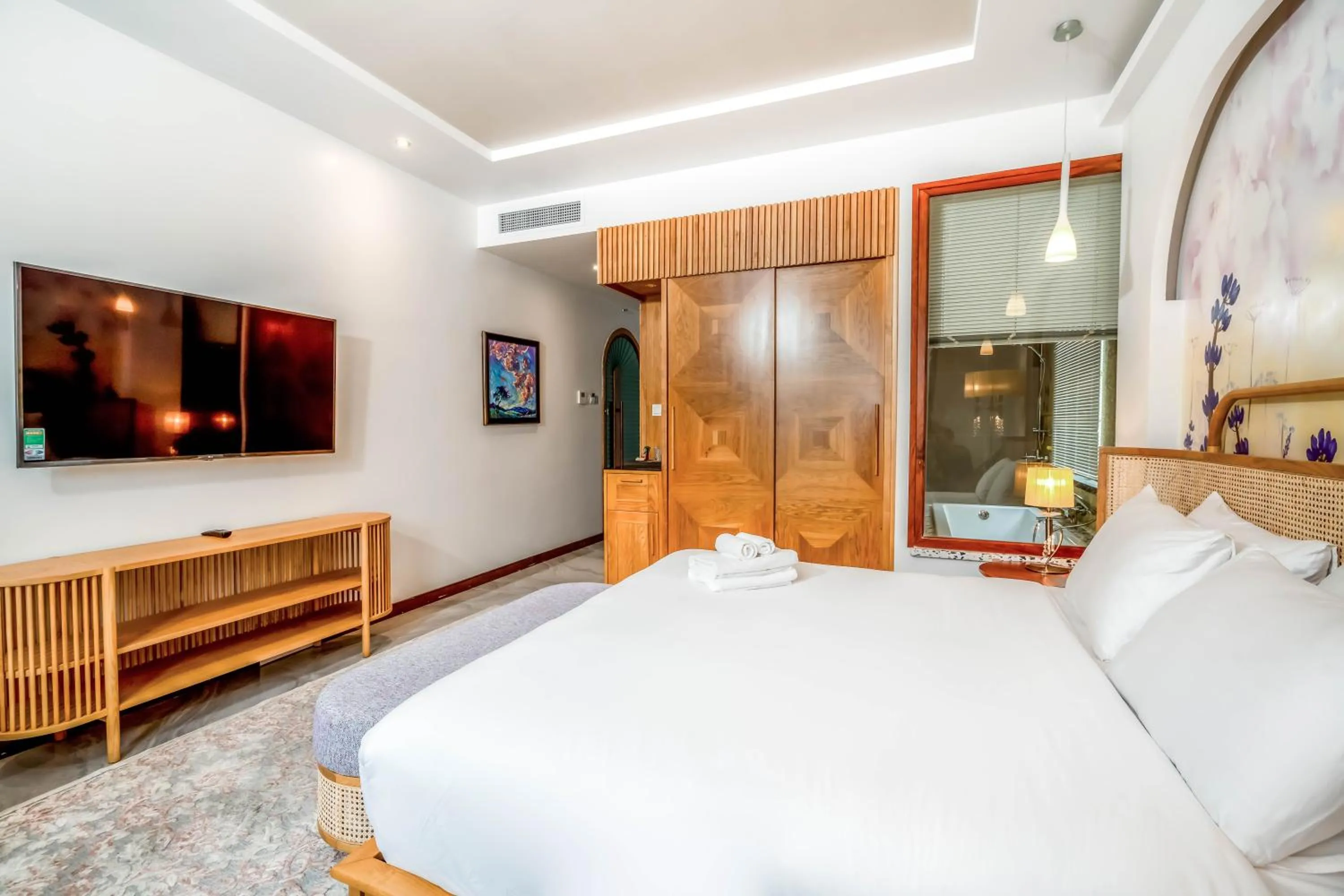 TV and multimedia in FREE AIRPORT - MISAKI Hotel by SAZI