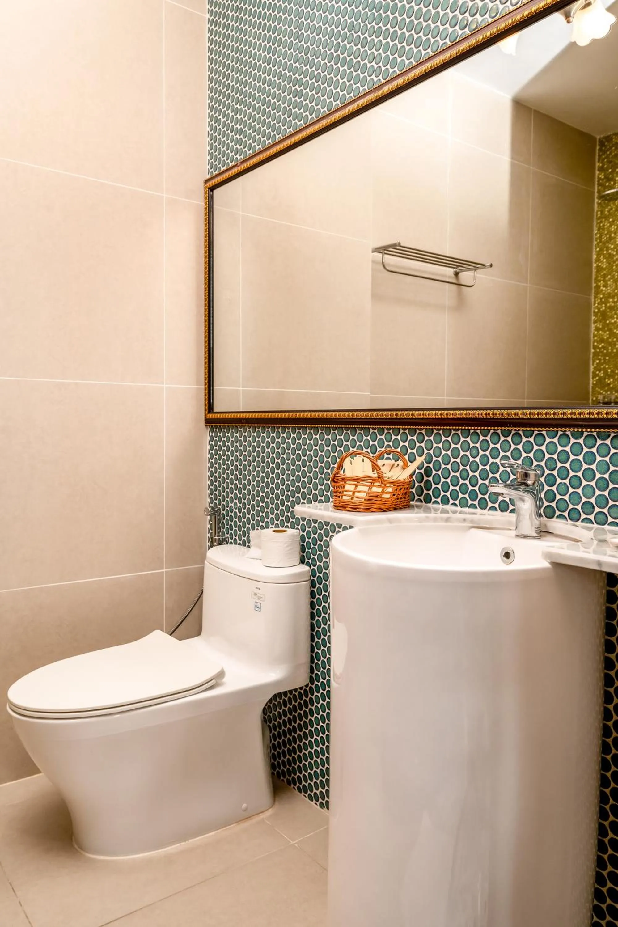 Toilet in FREE AIRPORT - MISAKI Hotel by SAZI