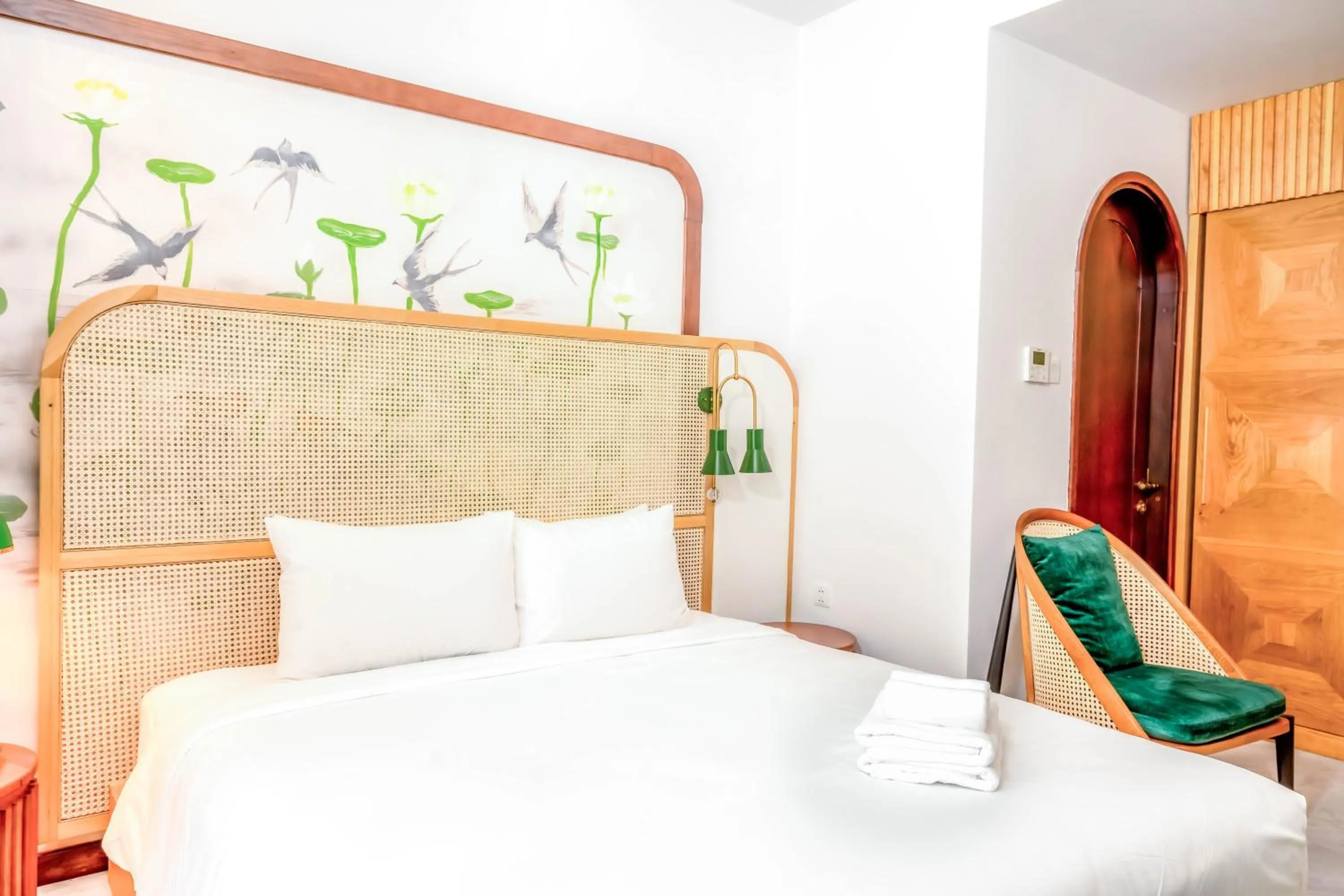 Bed in FREE AIRPORT - MISAKI Hotel by SAZI