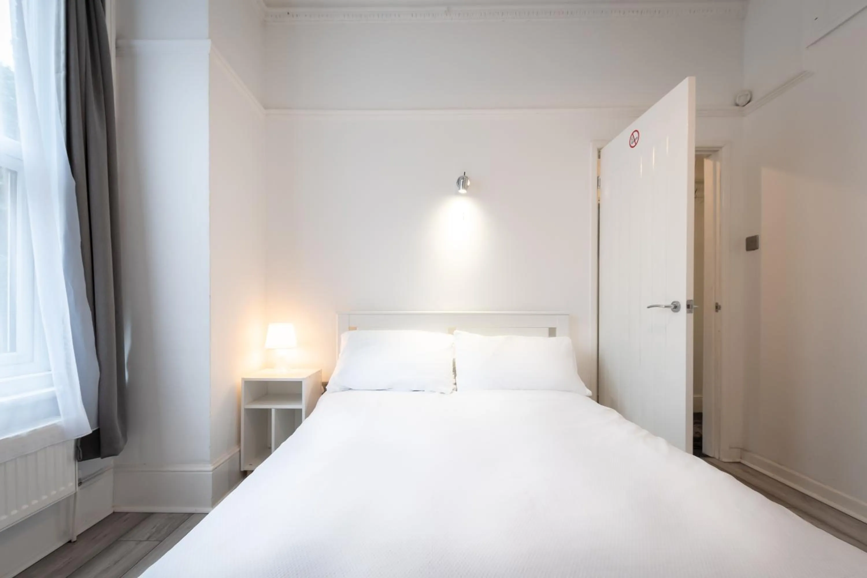 Bed in The Avenue Gem Stylish 2 Bed Stay in the Heart of Southampton