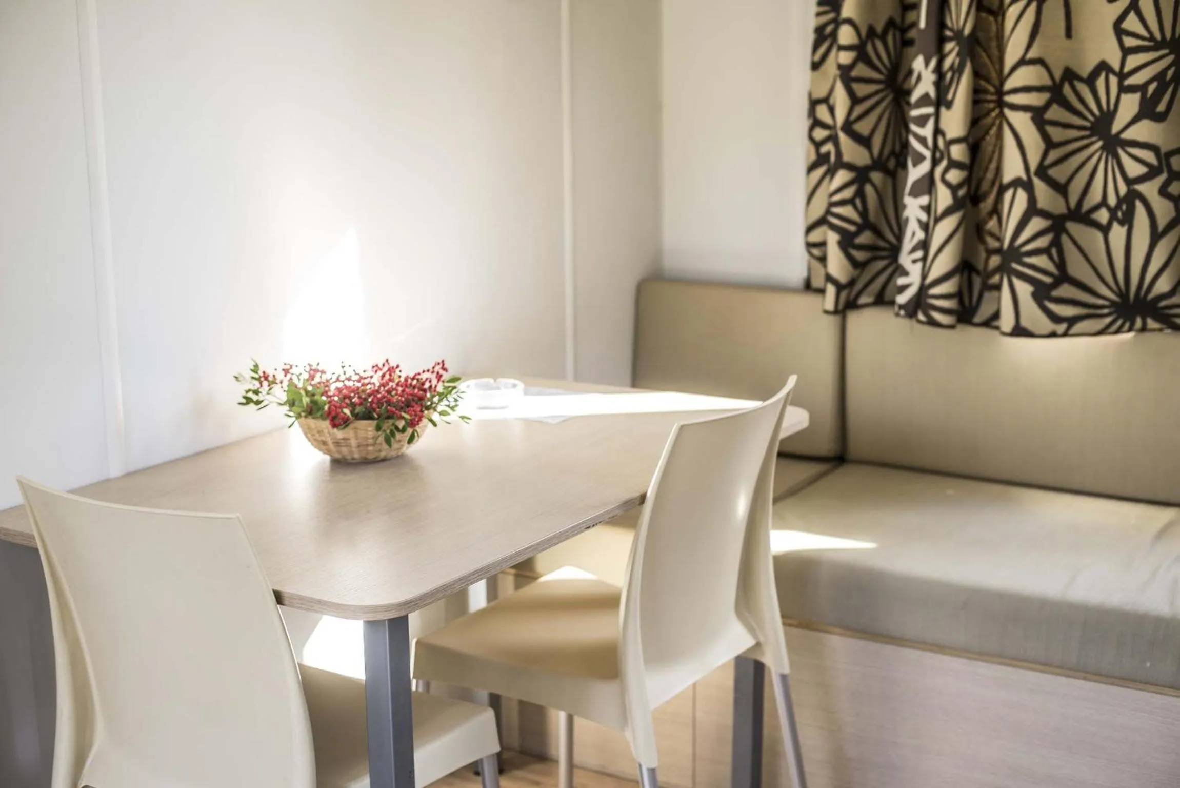 Dining area in Flaminio Village Bungalow Park