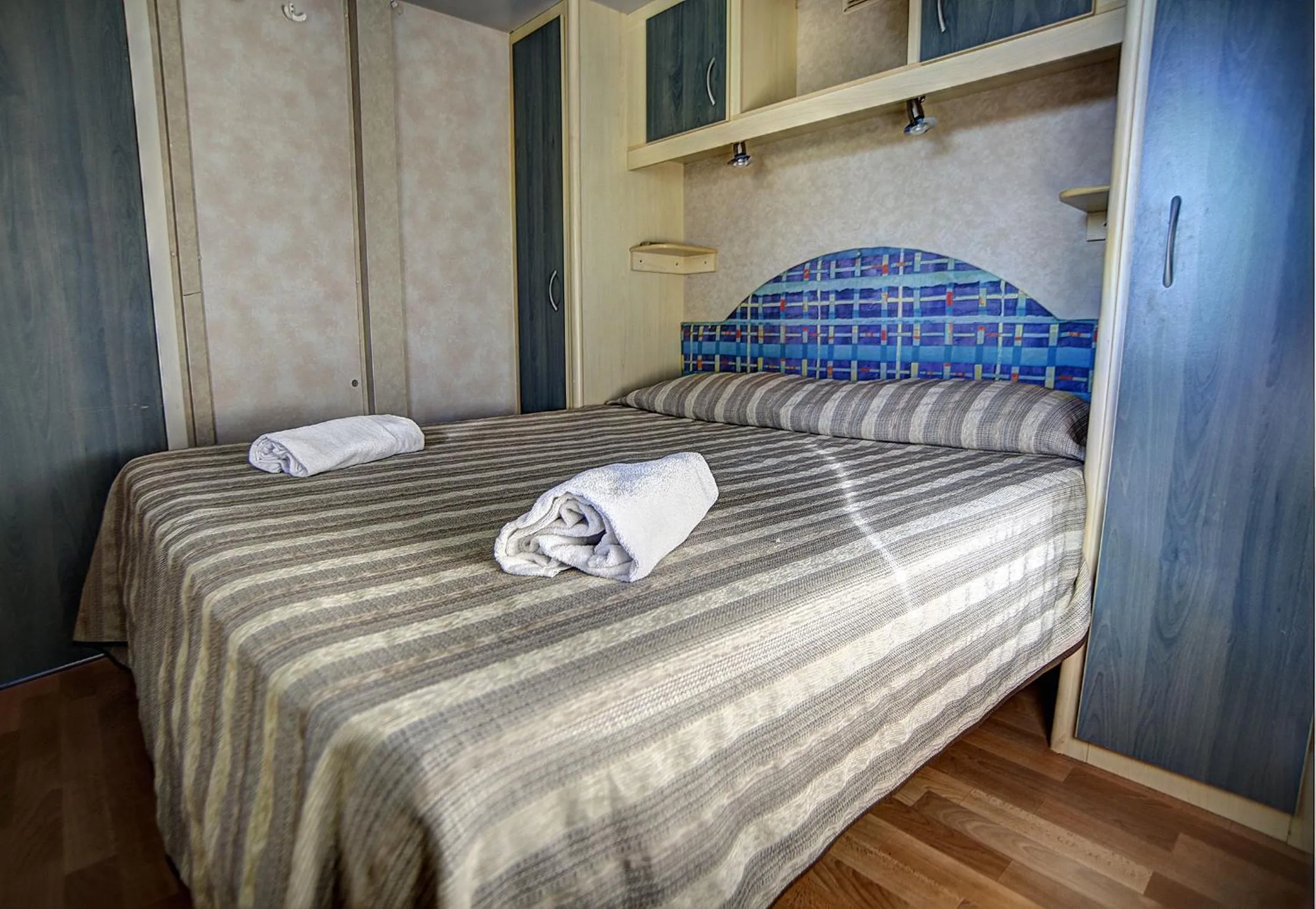 Bedroom, Bed in Flaminio Village Bungalow Park