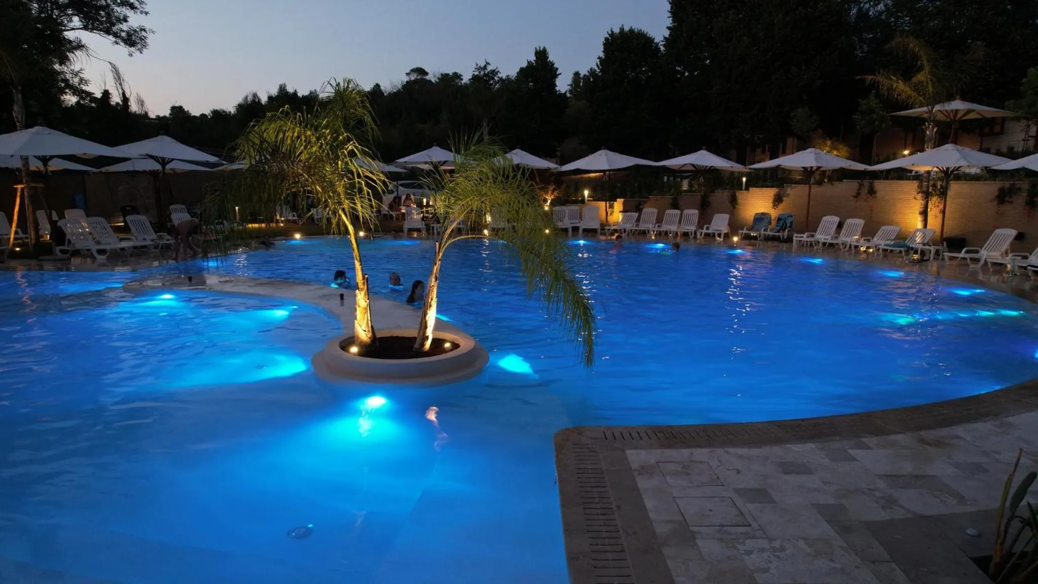 Pool view in Flaminio Village Bungalow Park