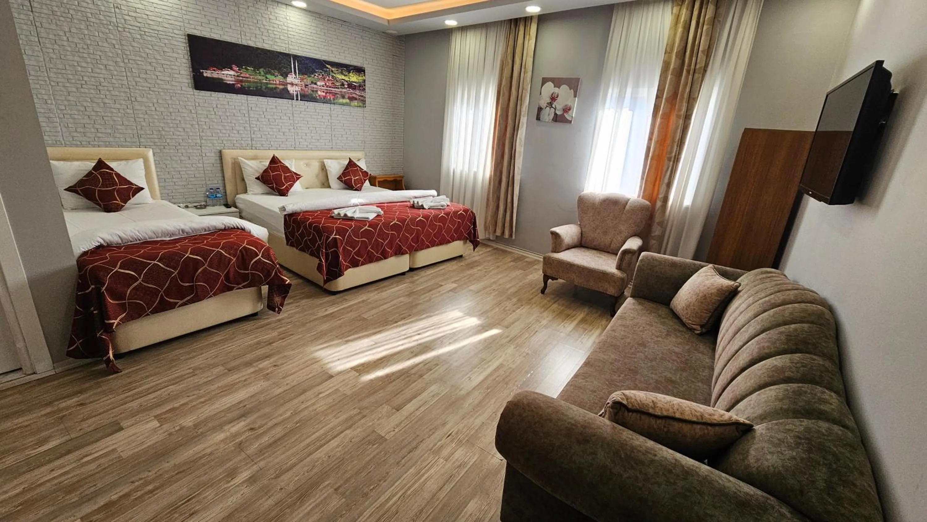 Photo of the whole room, Bed in POINTBREAK OTEL