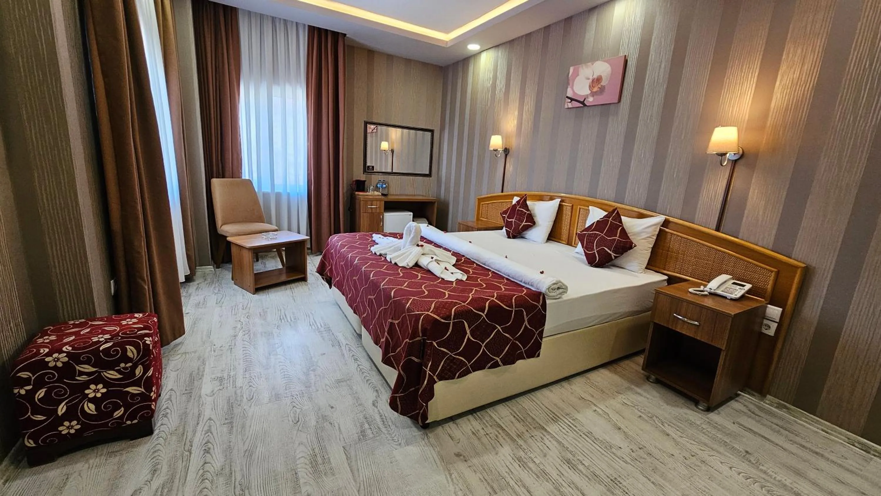 Photo of the whole room, Bed in POINTBREAK OTEL