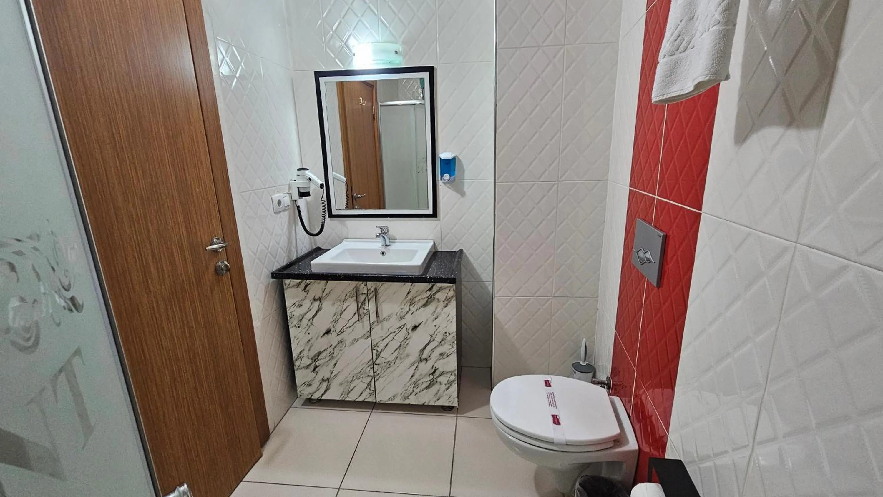 Shower in POINTBREAK OTEL