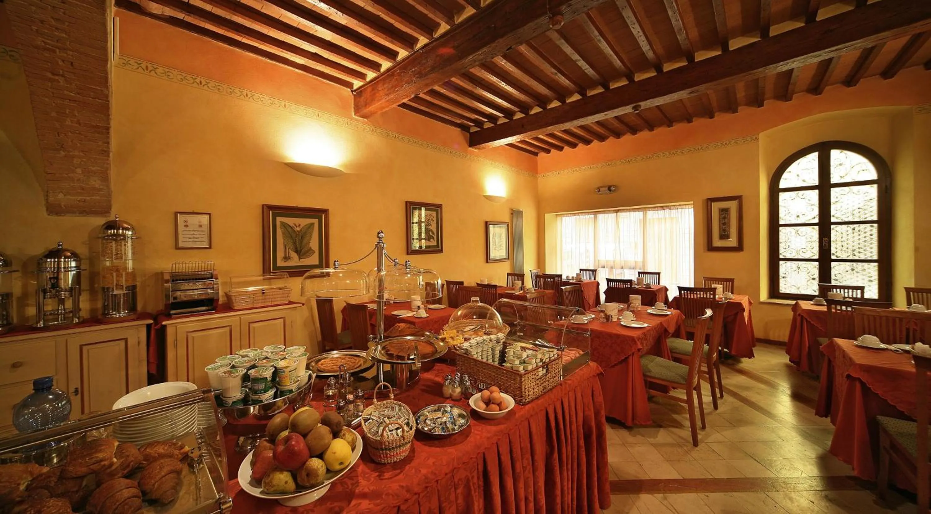 Restaurant/places to eat in Hotel Bologna