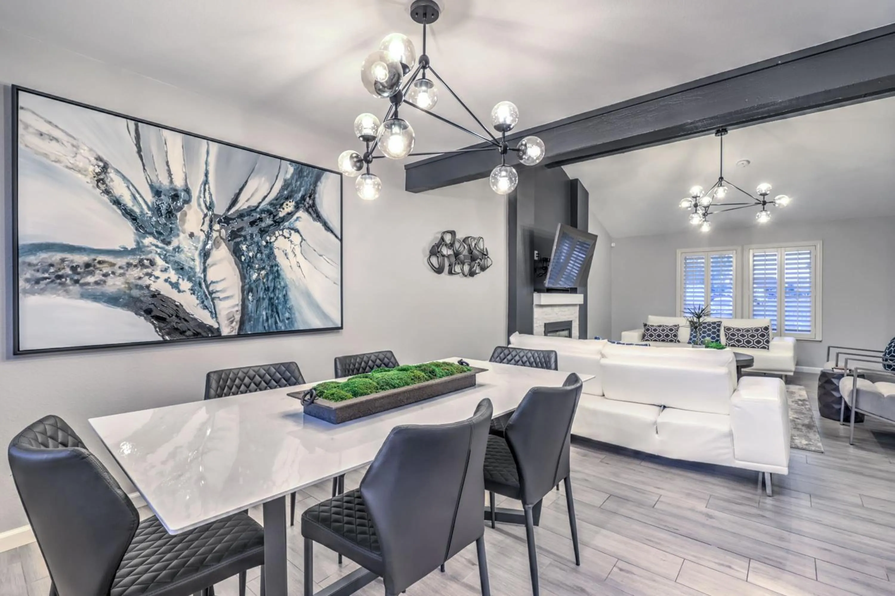 Sunset Swim, Luxury Vegas Villa with Pool, Hot Tub