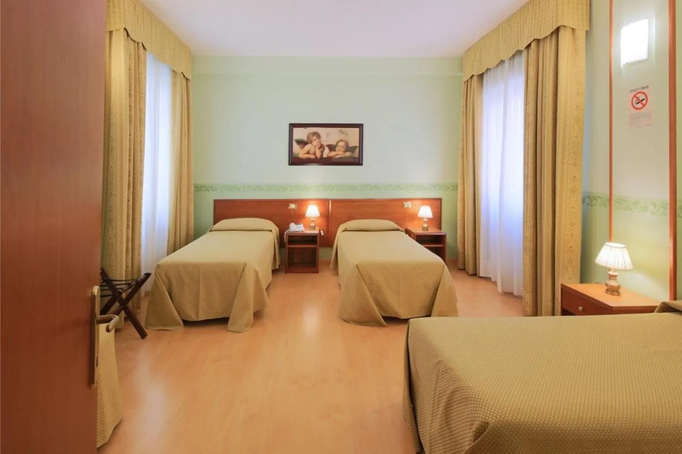 Bed in Hotel Terminus & Plaza