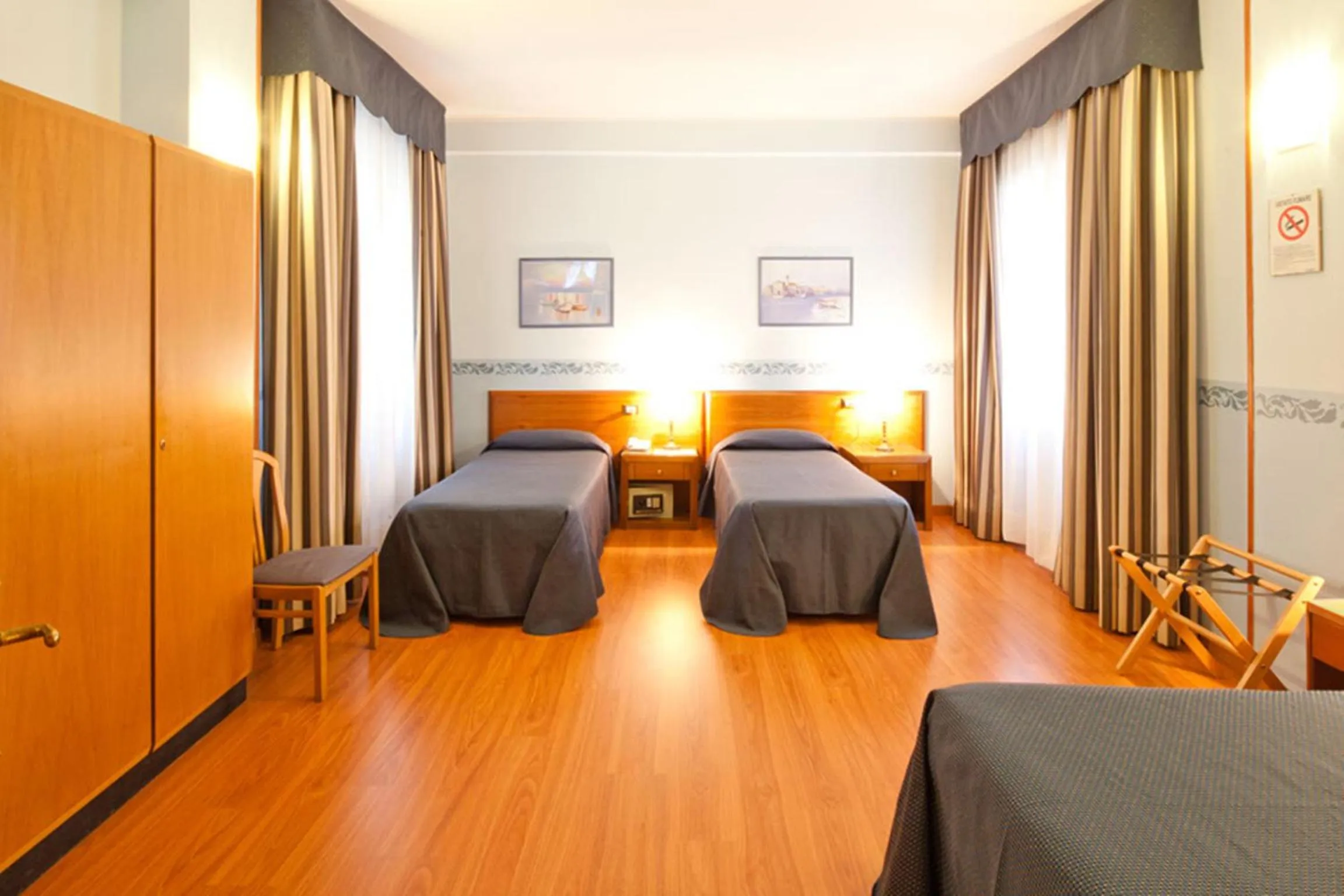 Bed in Hotel Terminus & Plaza