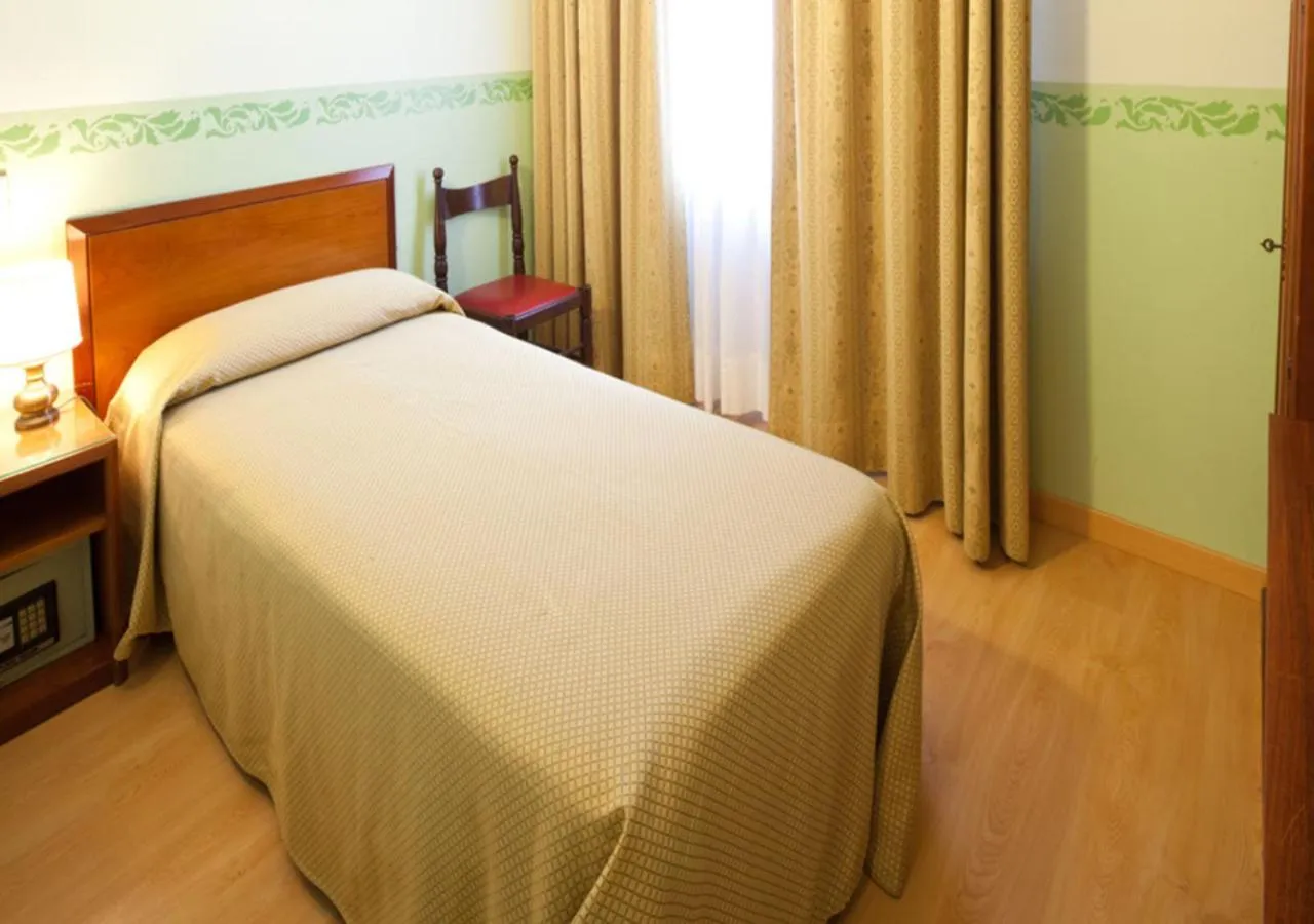 Bed in Hotel Terminus & Plaza