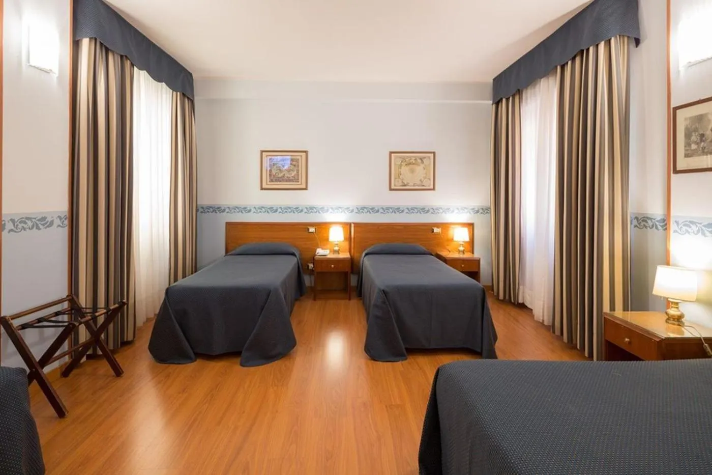 Bed in Hotel Terminus & Plaza