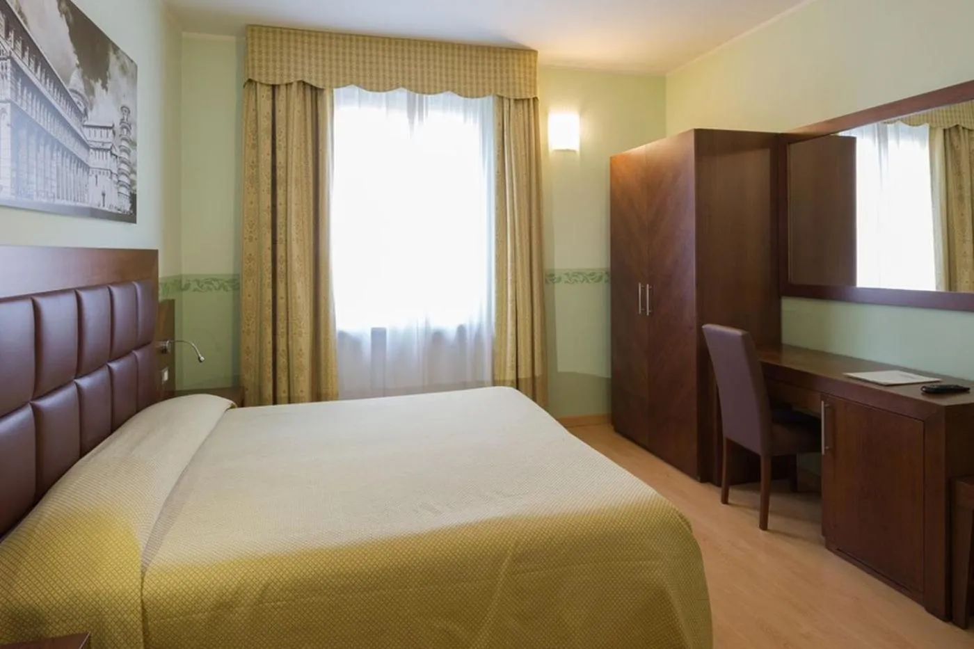 Bed in Hotel Terminus & Plaza