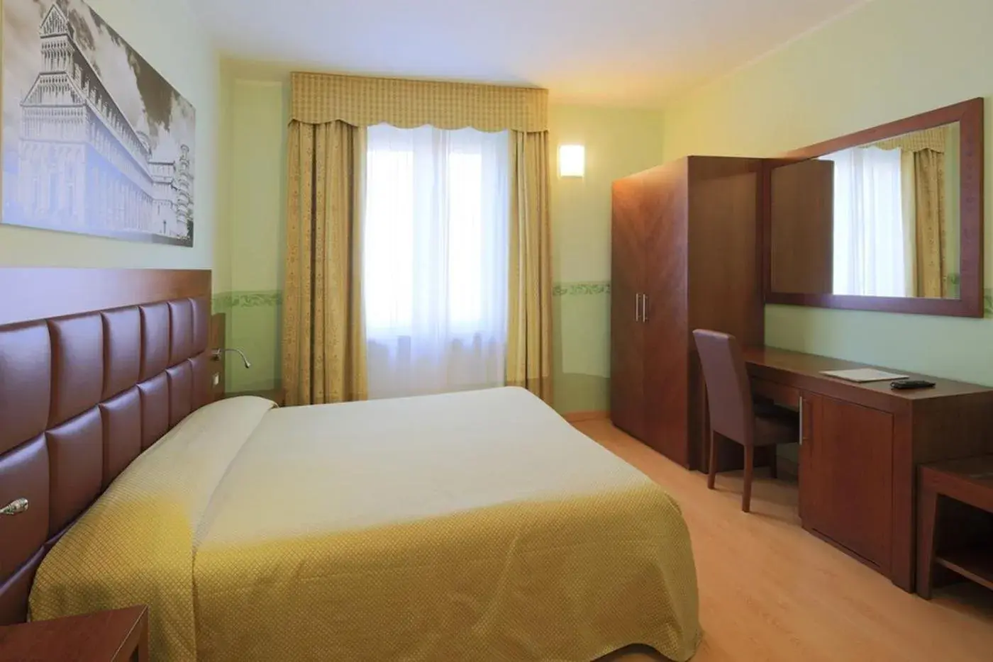 Photo of the whole room, Bed in Hotel Terminus & Plaza Photo of the whole room, Bed in Hotel Terminus & Plaza