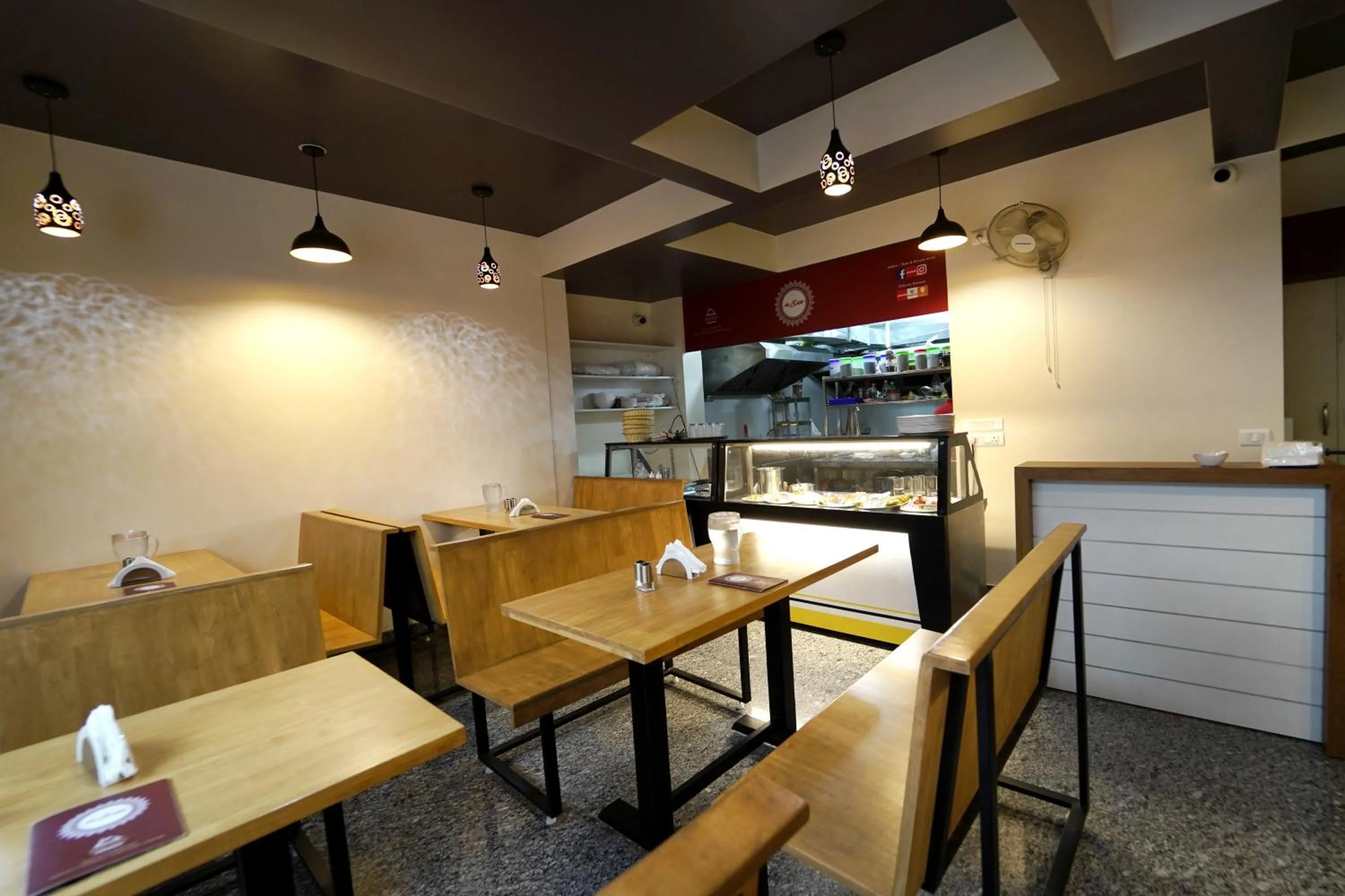 Restaurant/places to eat in SS CROWN inn