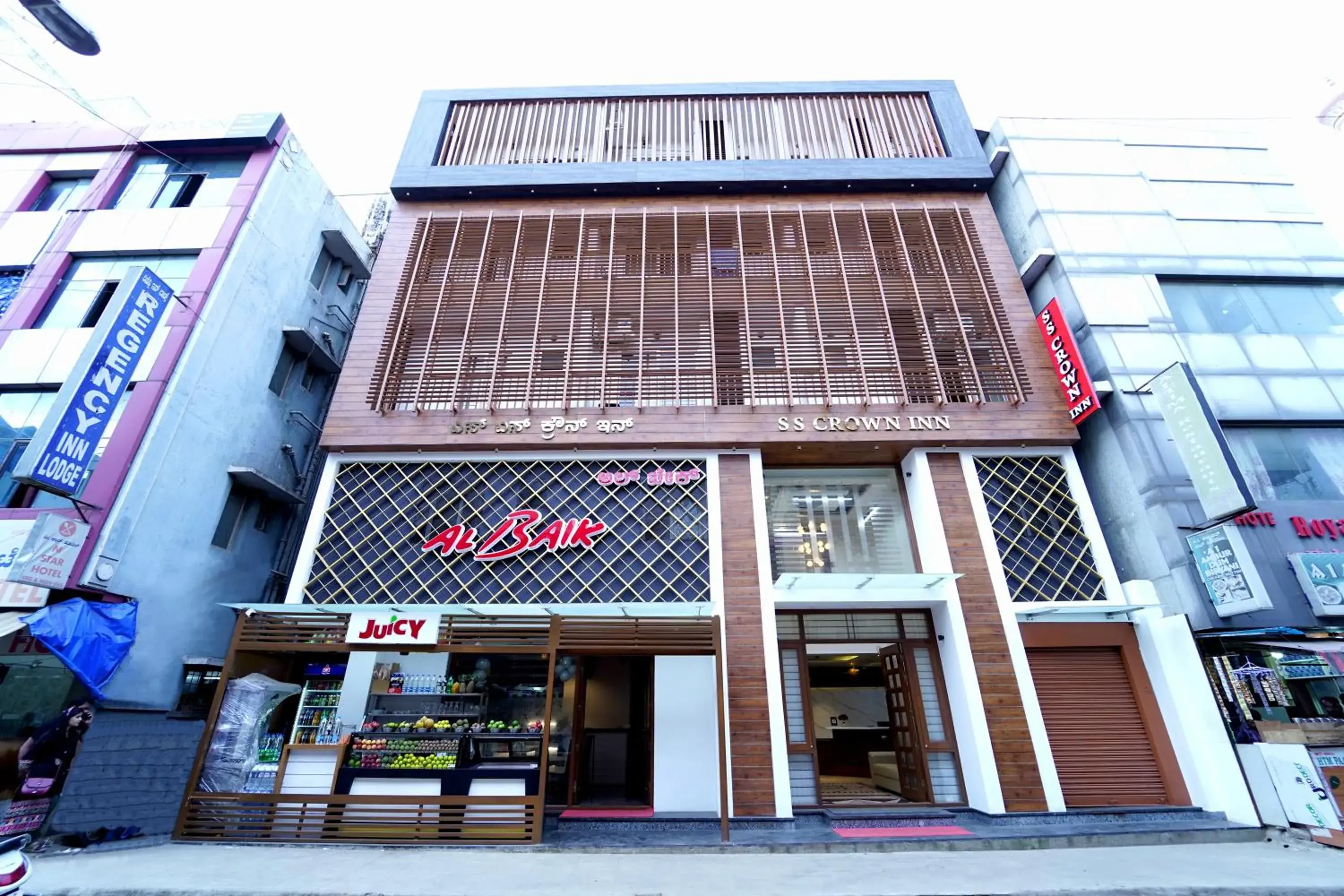 Property building in SS CROWN inn Property building in SS CROWN inn