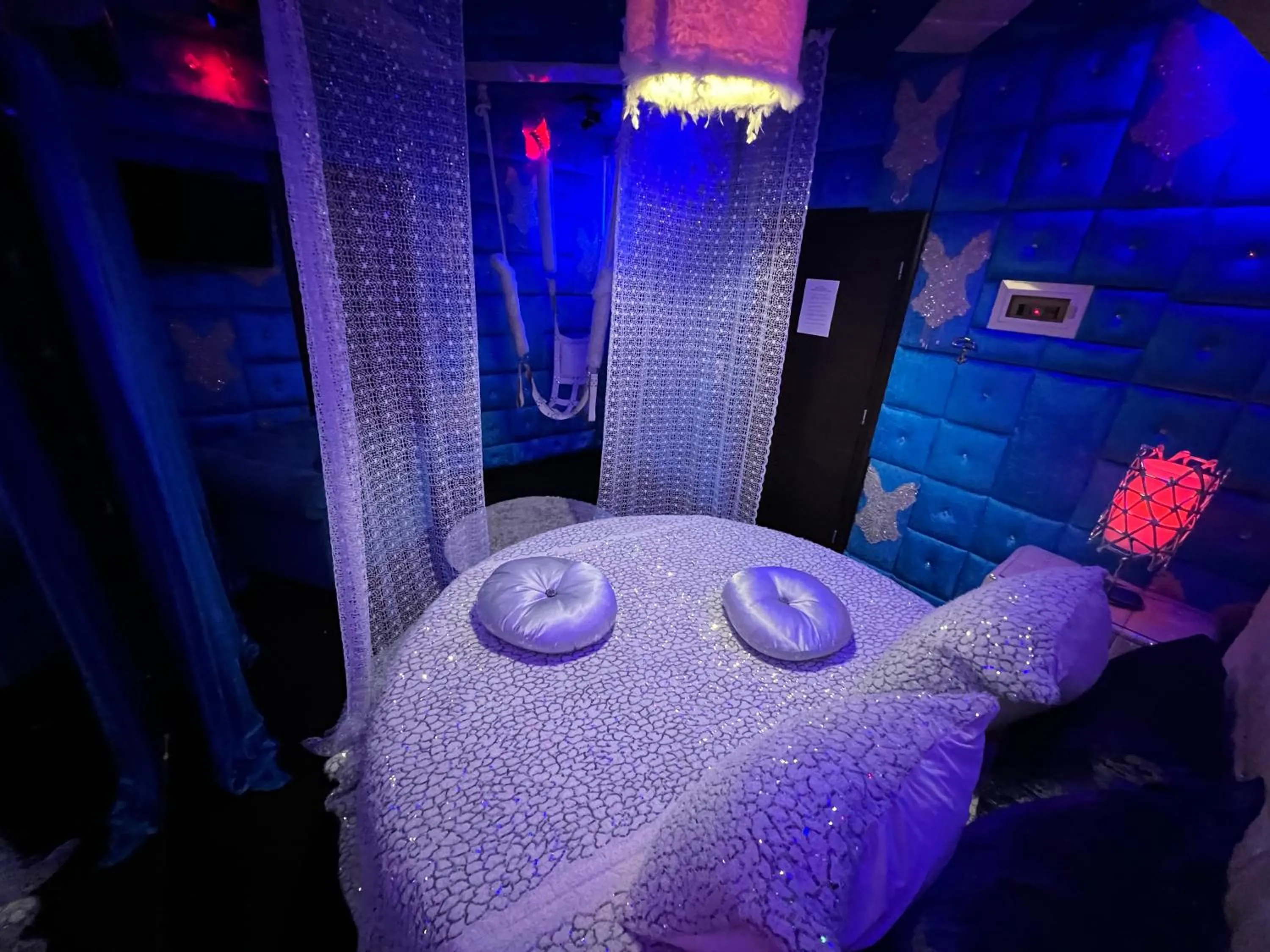 Photo of the whole room, Bed in Xcite Hotel Salem