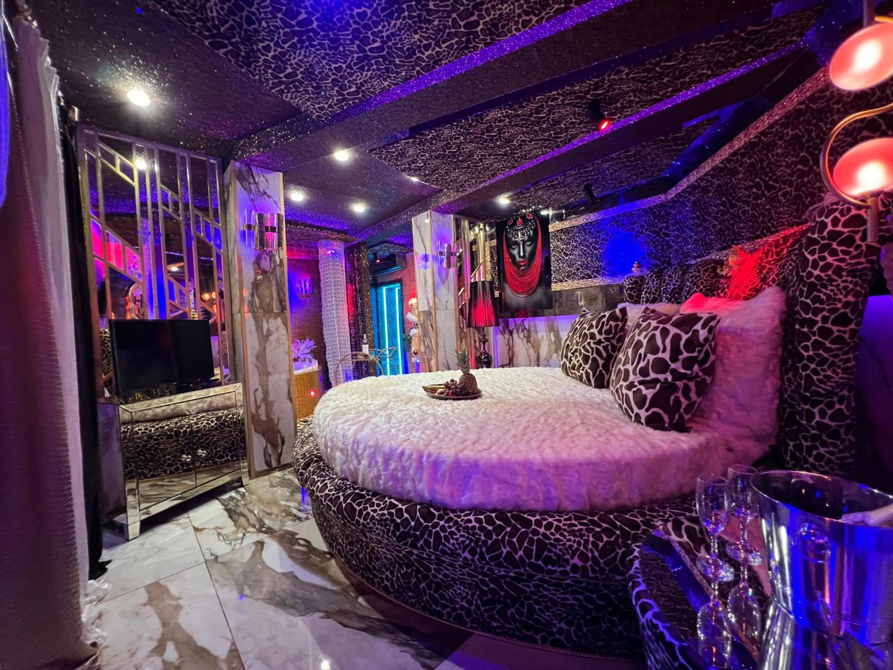 TV and multimedia in Xcite Hotel Salem