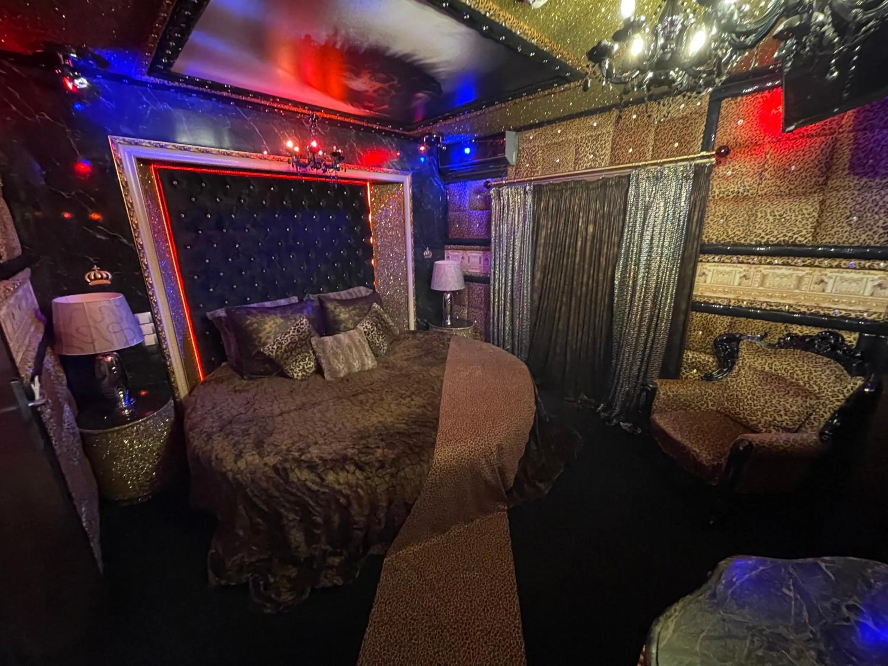 Photo of the whole room, Bed in Xcite Hotel Salem