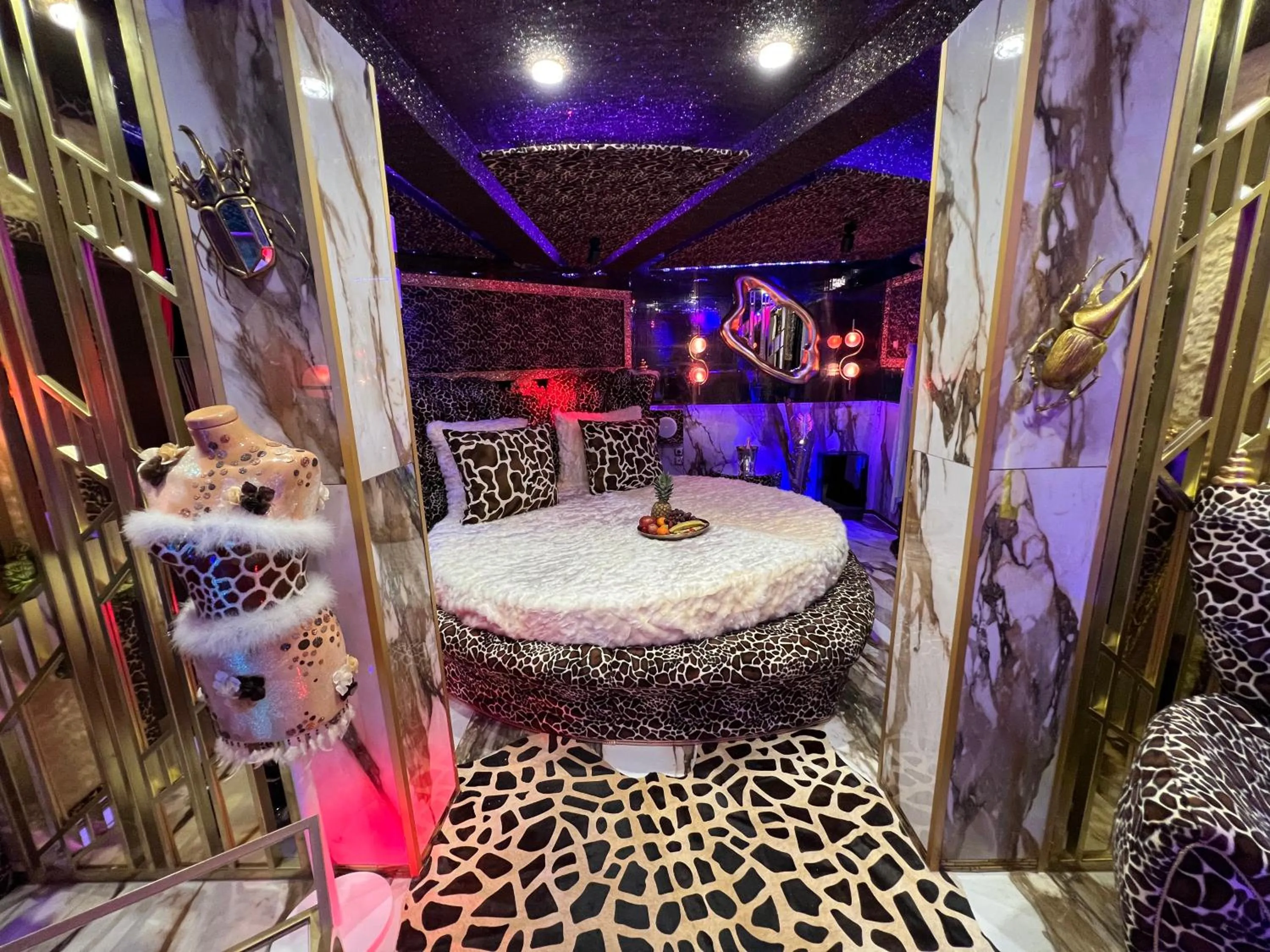 Bed in Xcite Hotel Salem