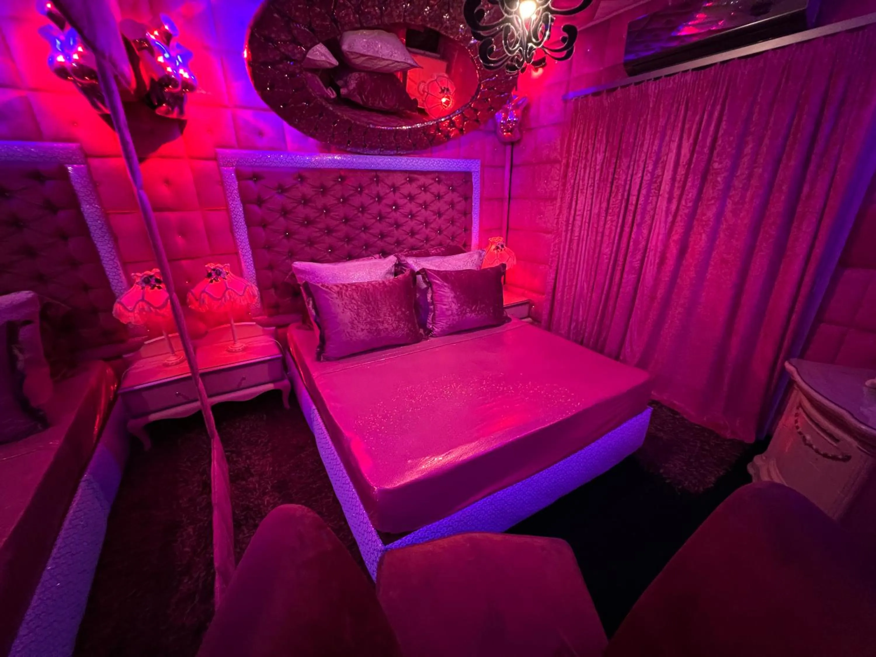 Photo of the whole room, Bed in Xcite Hotel Salem