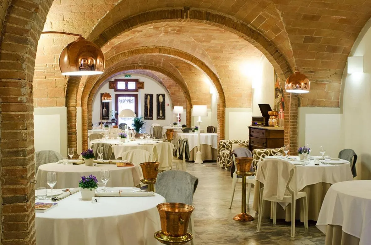 Restaurant/places to eat in Hotel Villa Maya