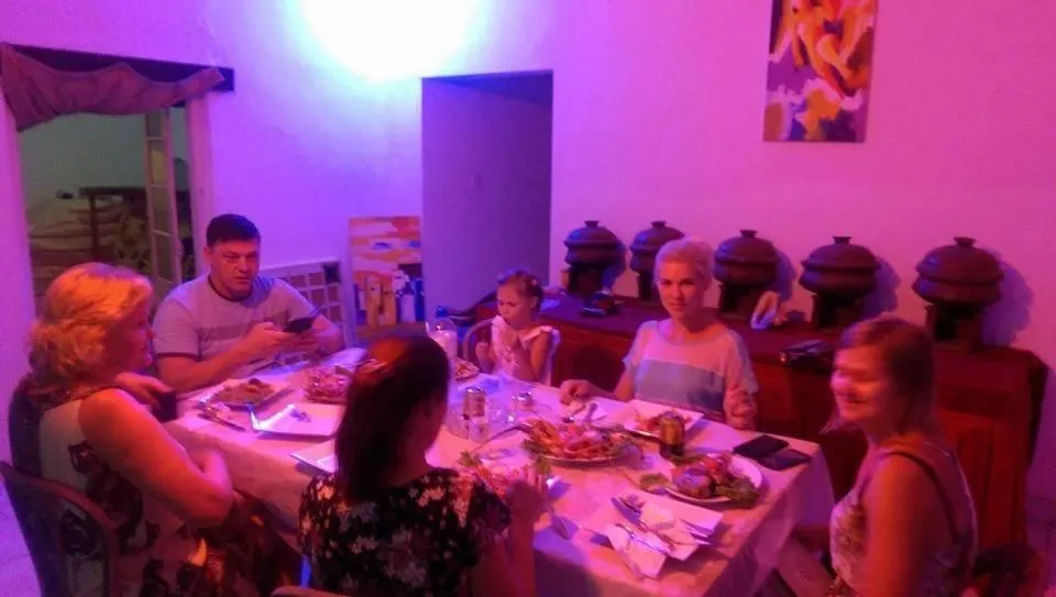 Restaurant/places to eat in OYO 459 Barasti beach resort