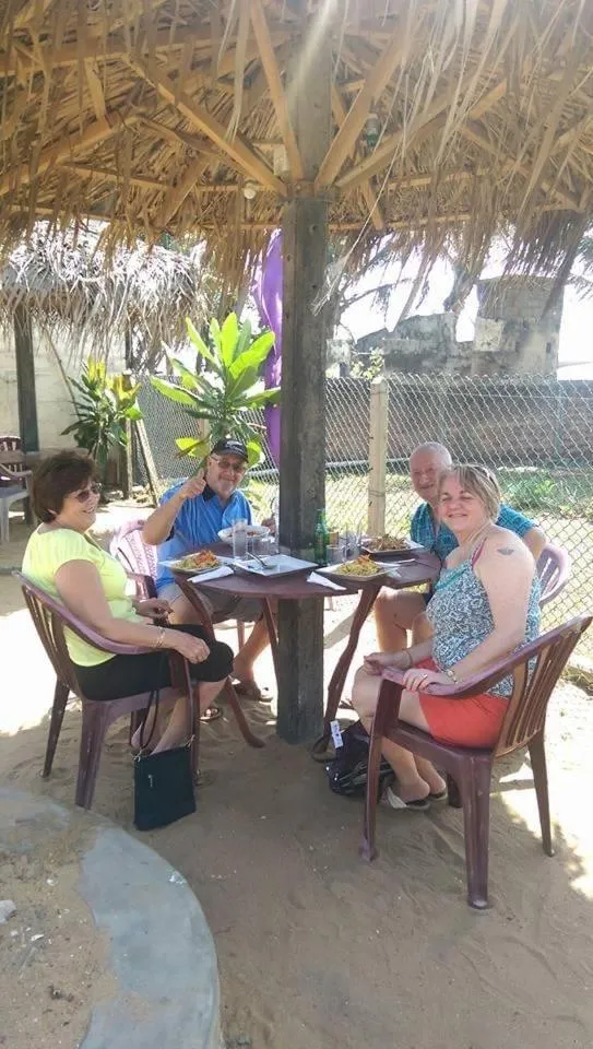 Restaurant/places to eat in OYO 459 Barasti beach resort