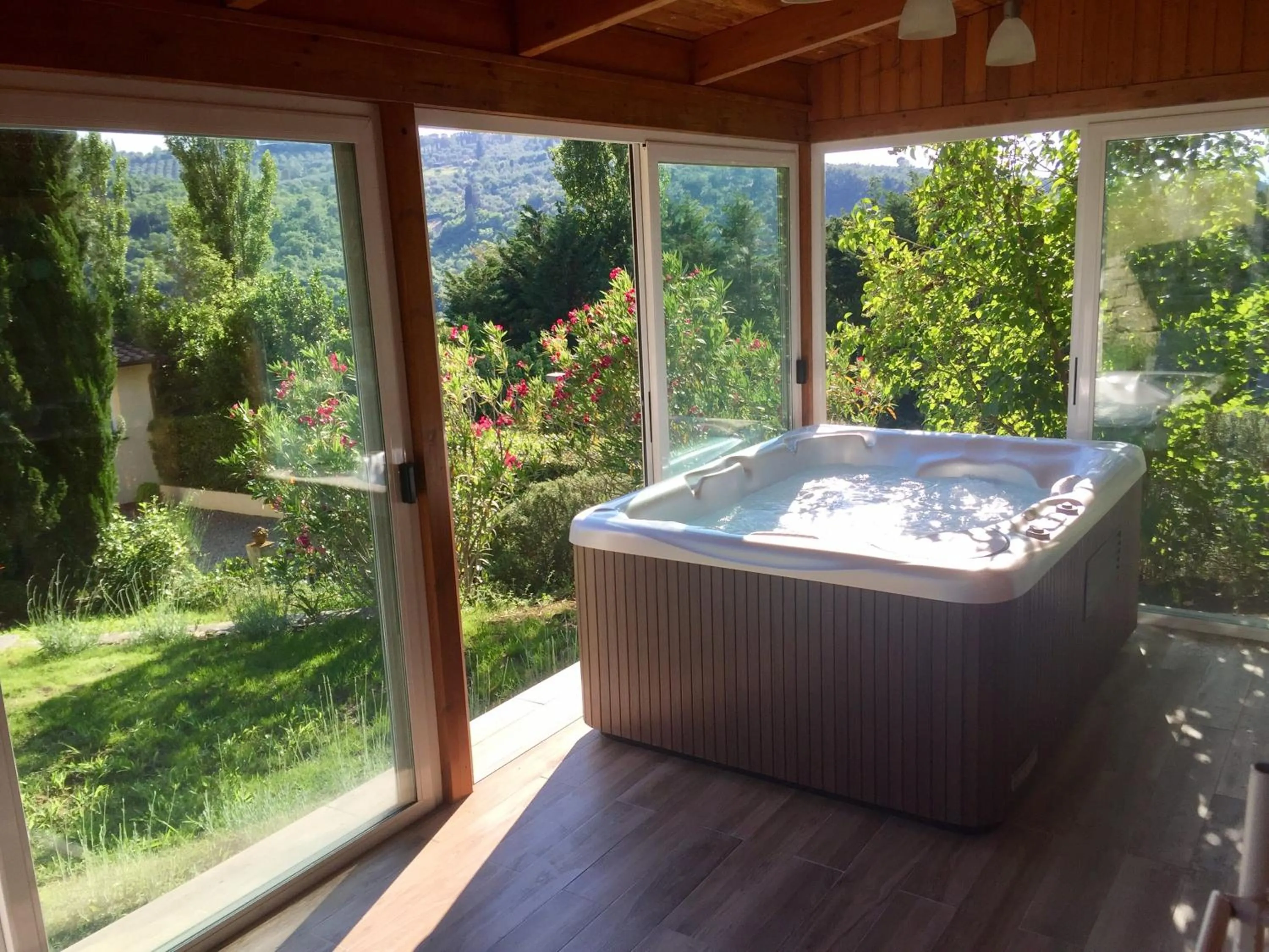 Hot Tub in Marignolle Relais & Charme - Residenza d'Epoca