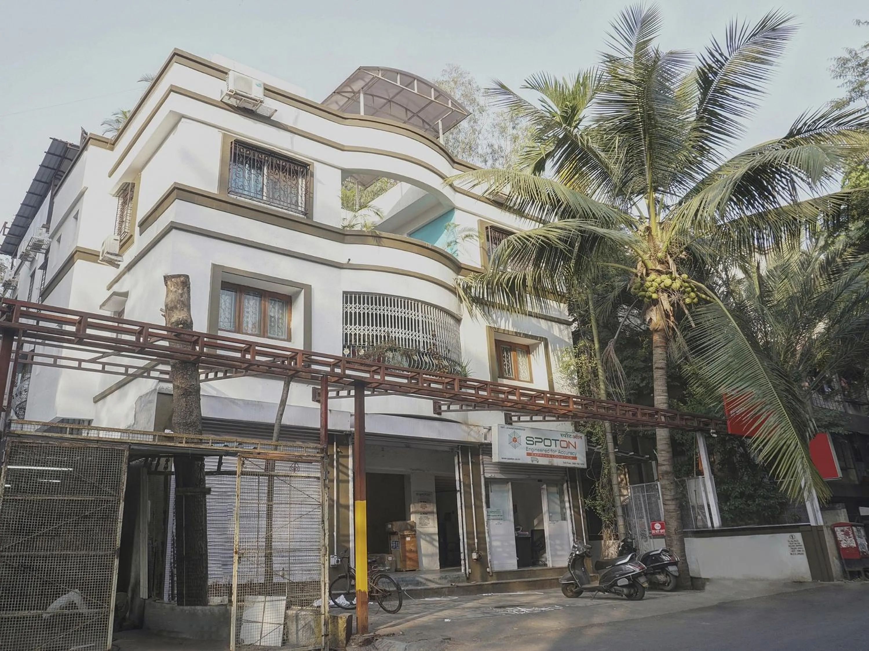 Facade/entrance in Super Townhouse The Upper Room Near Pune Airport