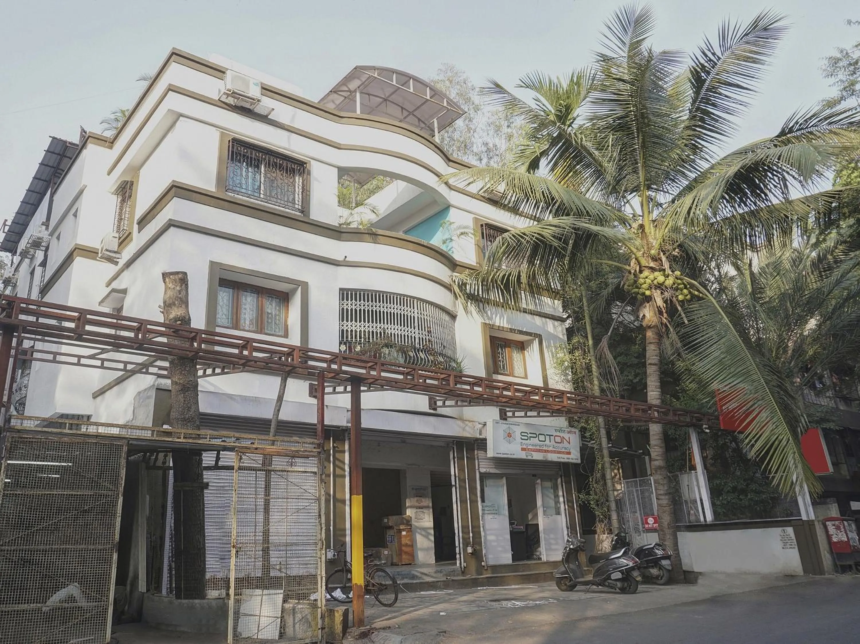 Facade/entrance in Super Townhouse The Upper Room Near Pune Airport