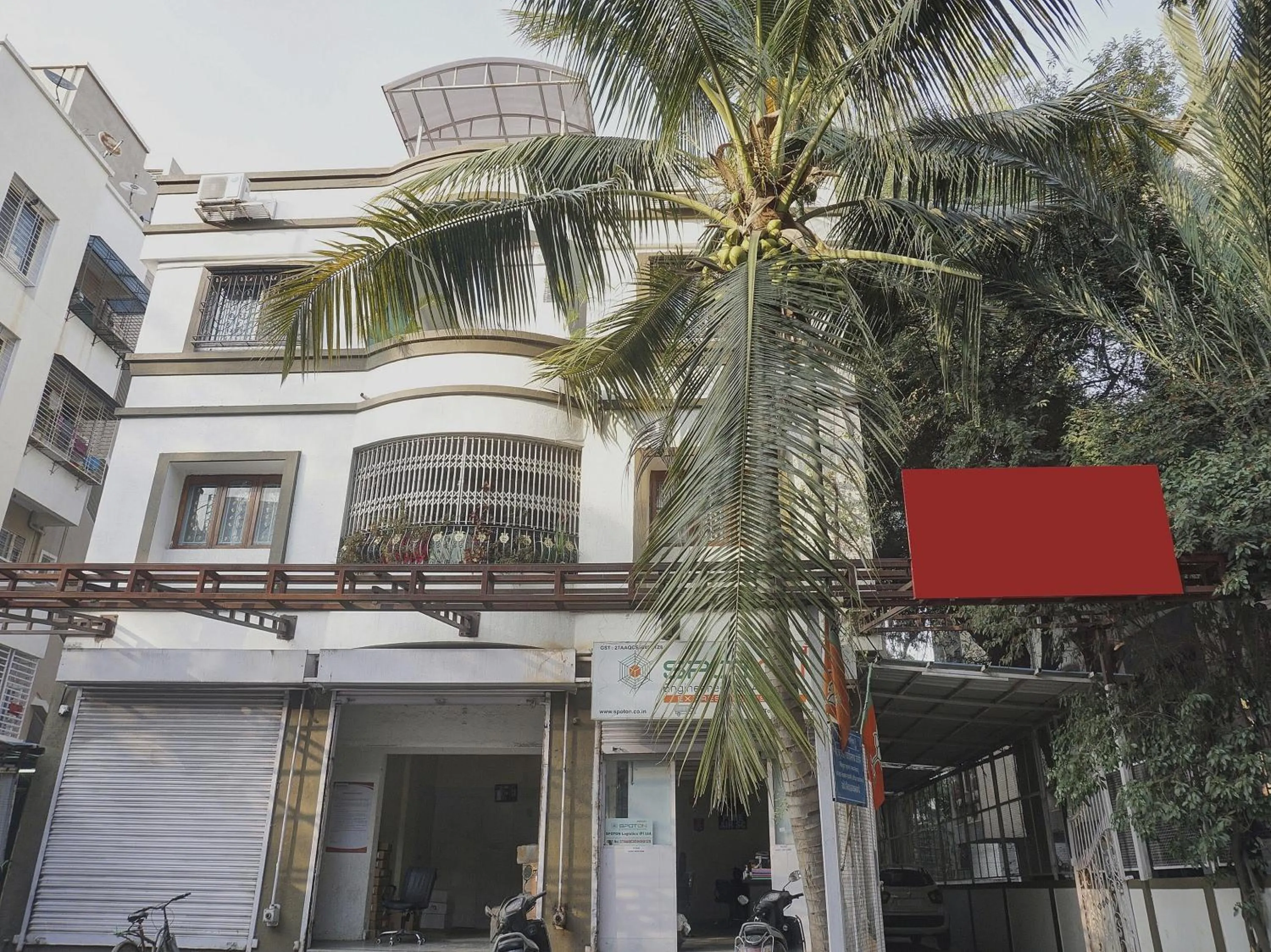 Facade/entrance in Super Townhouse The Upper Room Near Pune Airport