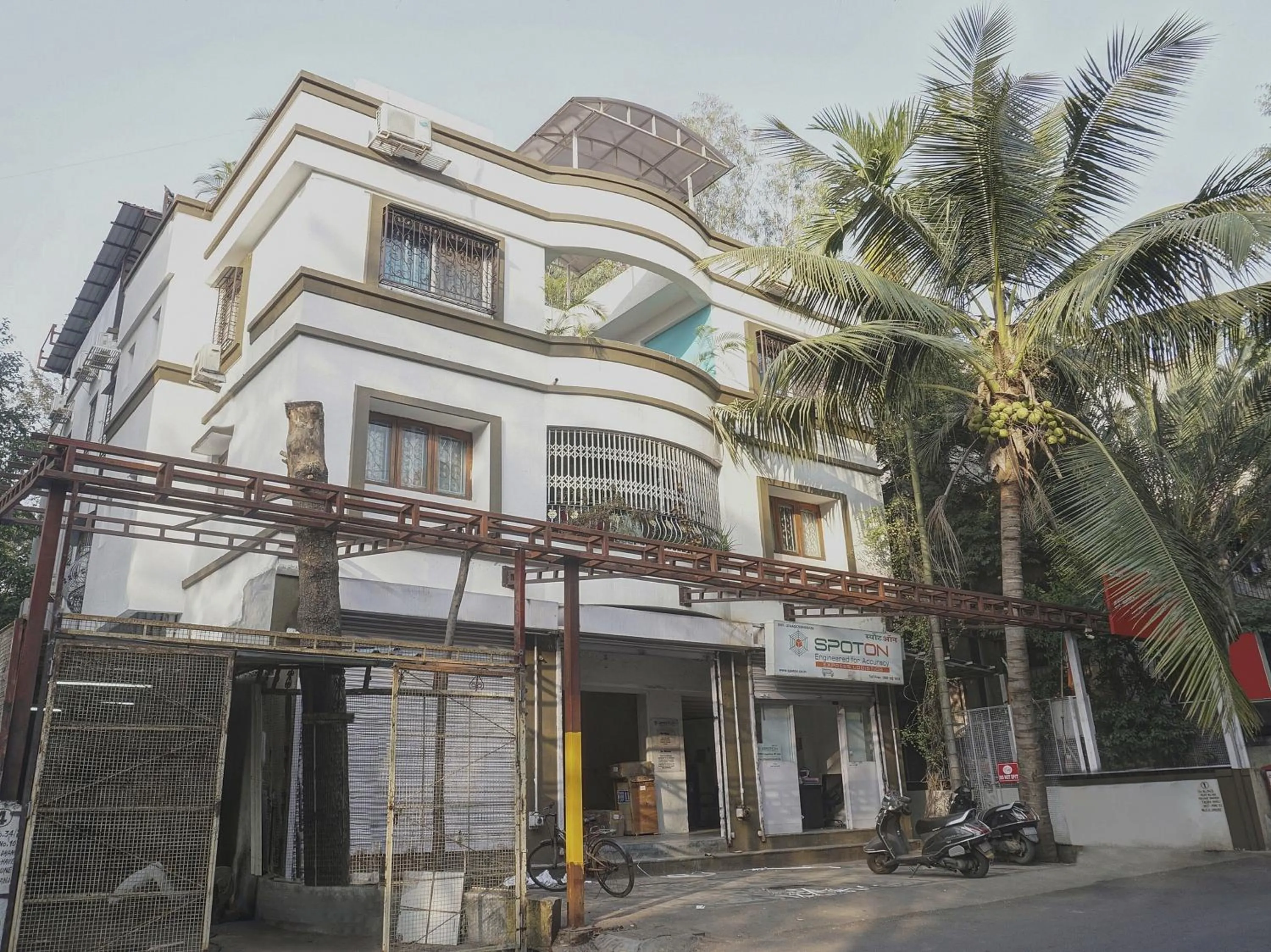 Facade/entrance in Super Townhouse The Upper Room Near Pune Airport