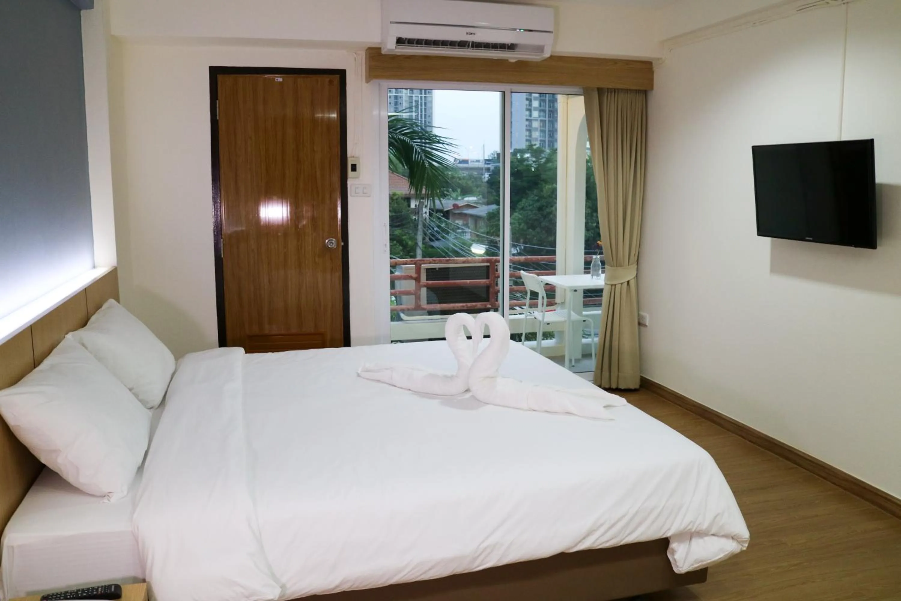 Bed in Beerapan Hotel