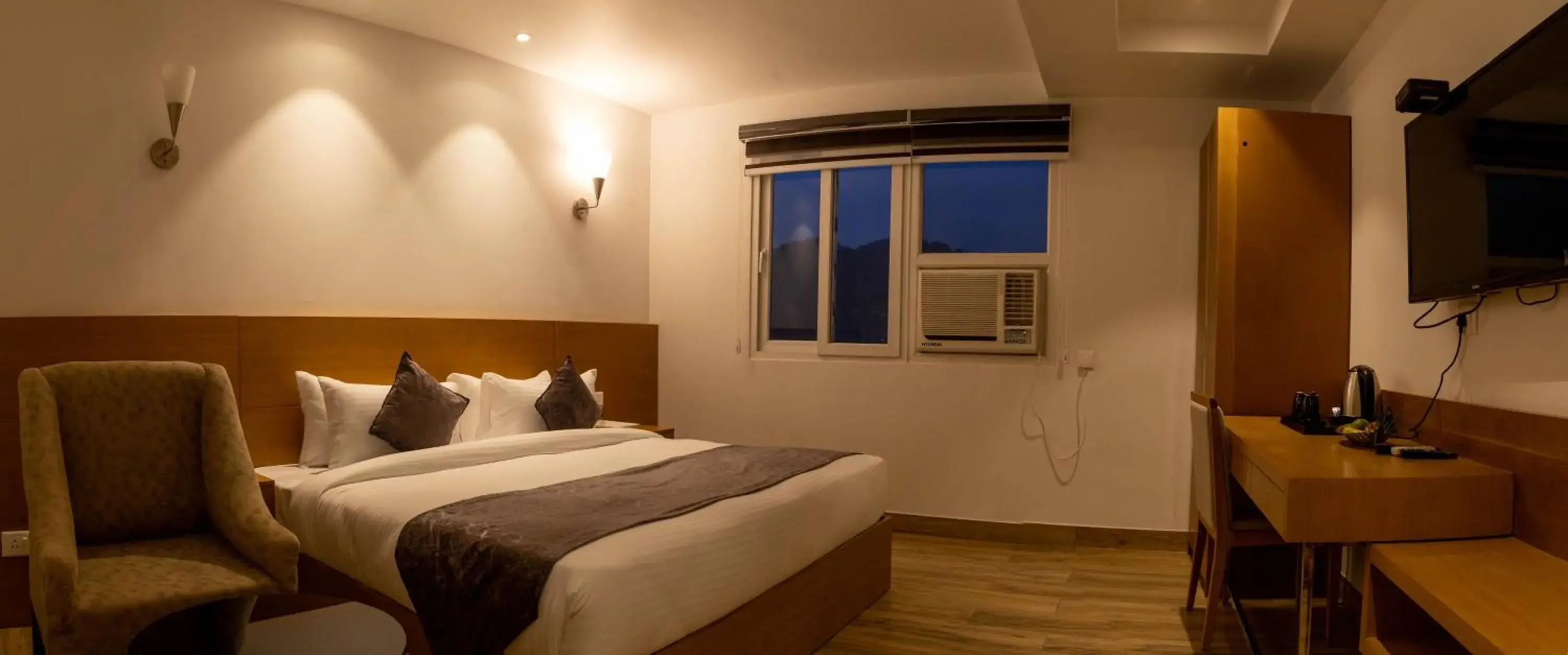 Bed in Iris Lite Corbett Bed in Iris Lite Corbett