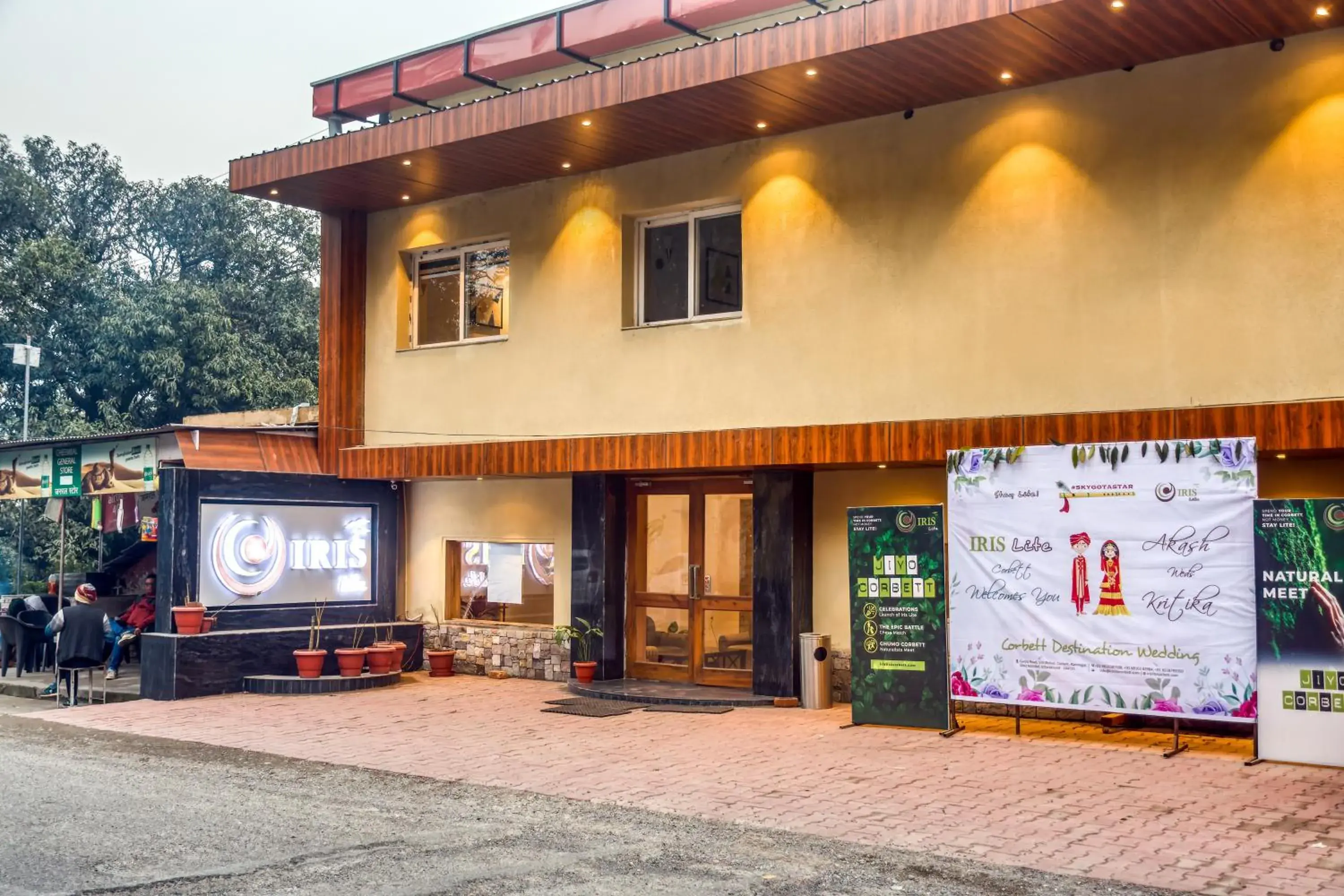 Property building in Iris Lite Corbett Property building in Iris Lite Corbett