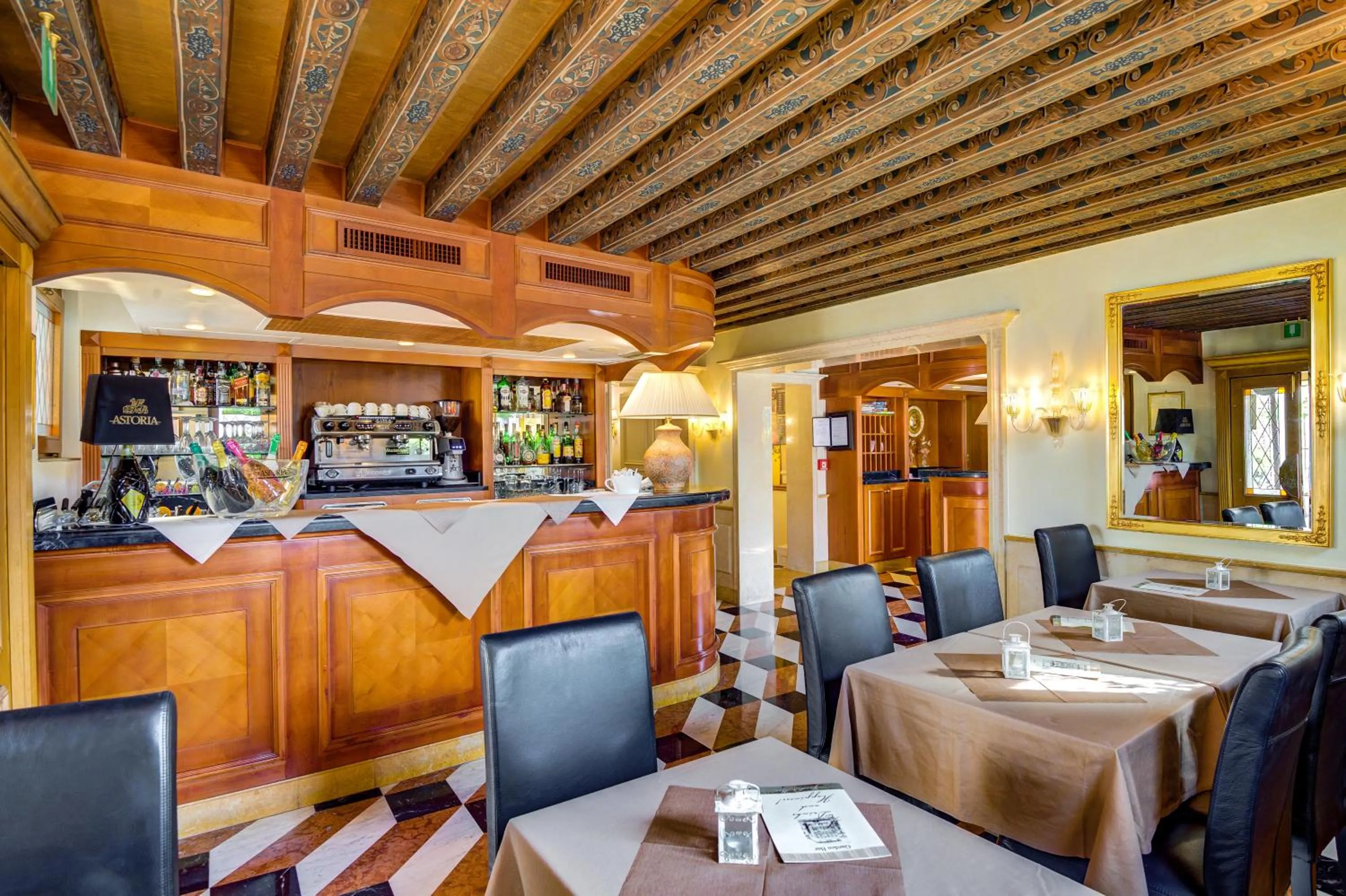 Lounge or bar in Hotel Antiche Figure