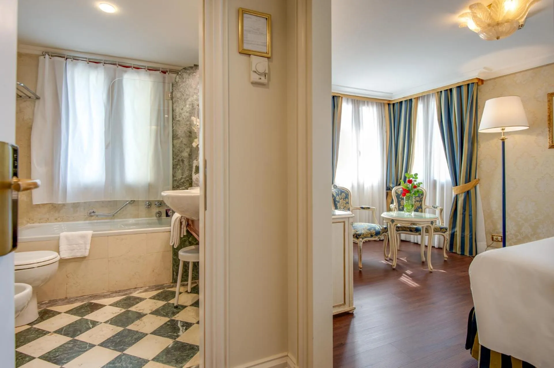 Bedroom, Bed in Hotel Antiche Figure